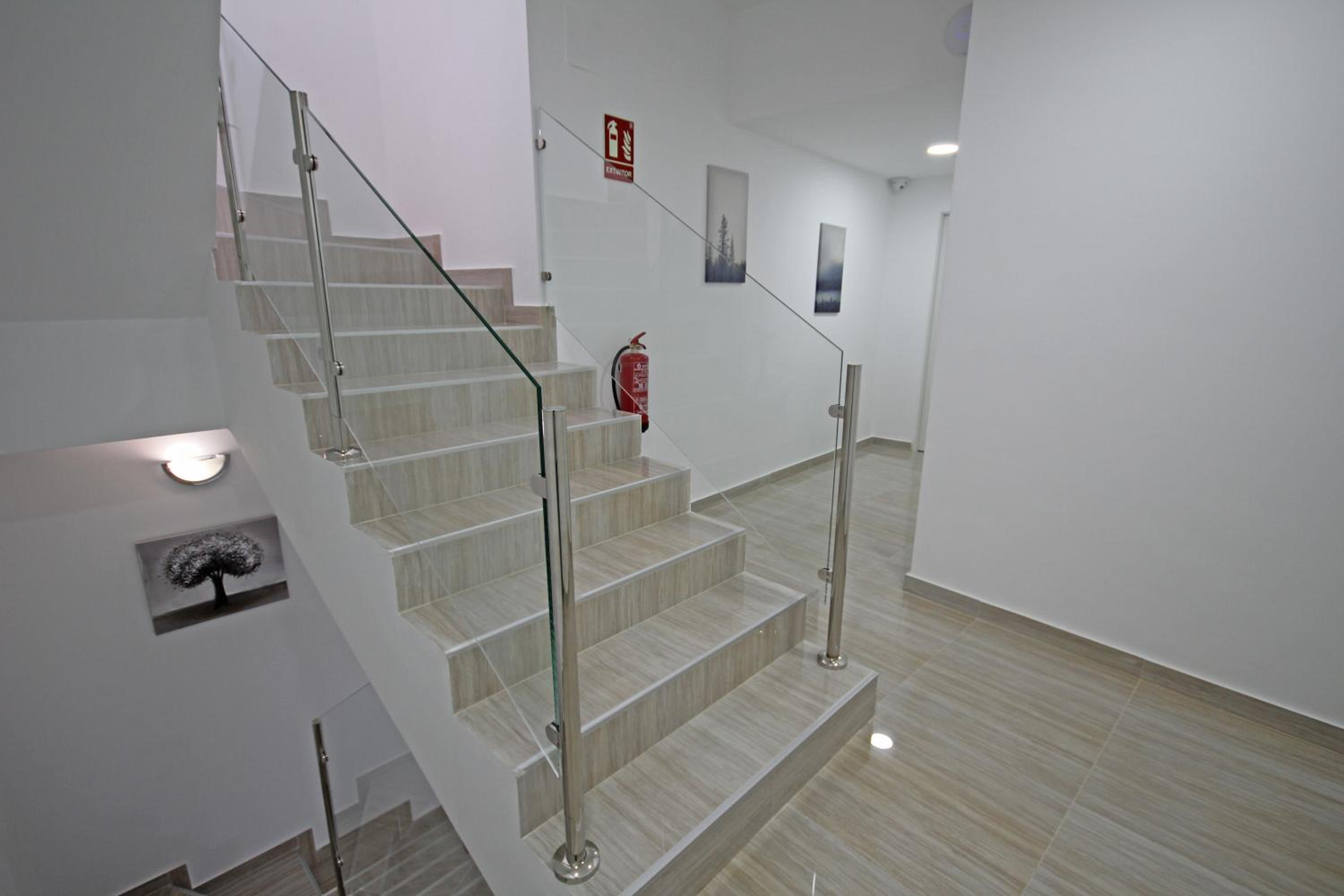 Esparteros 6, Estudios