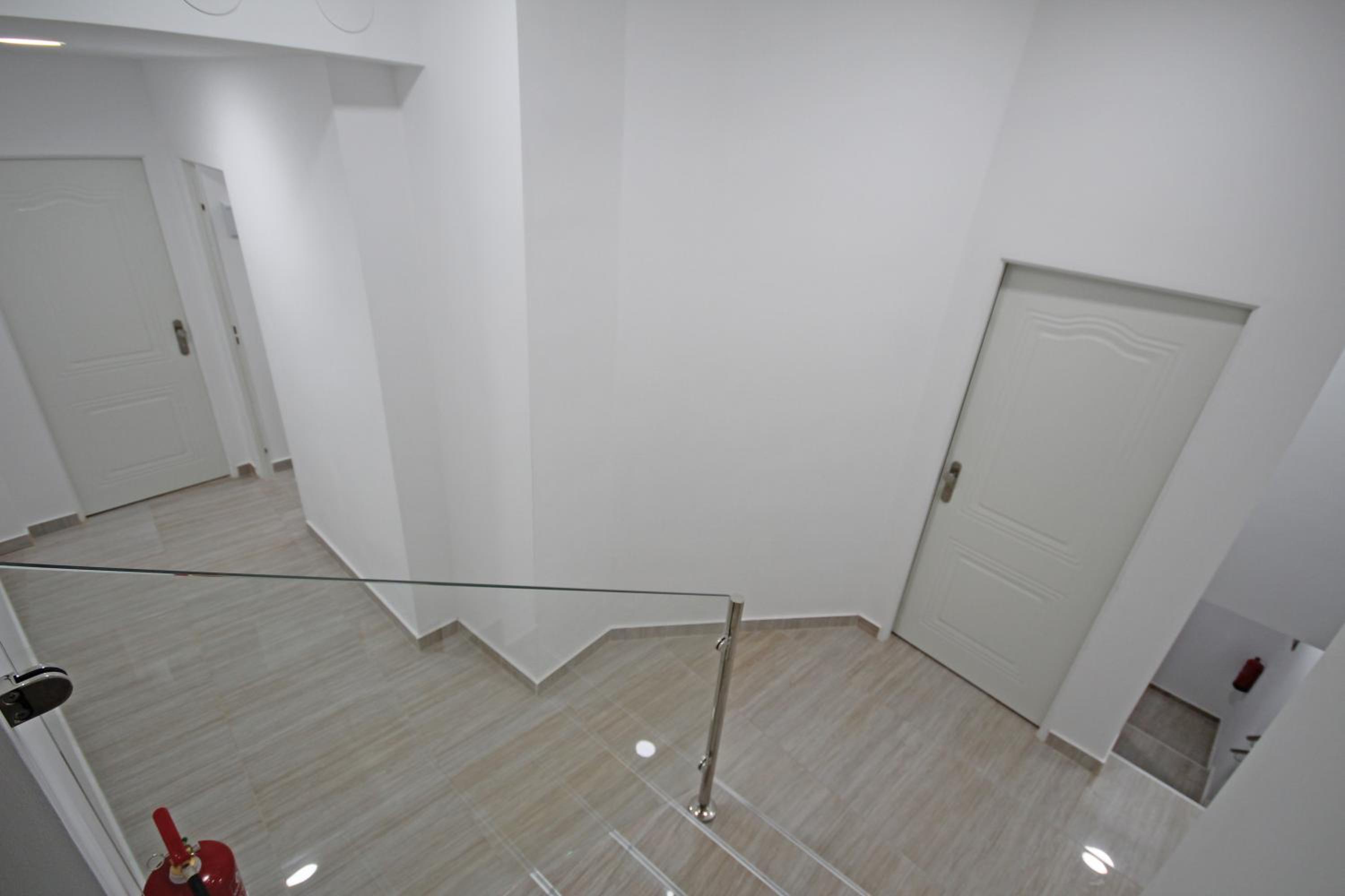 Esparteros 6, Estudios