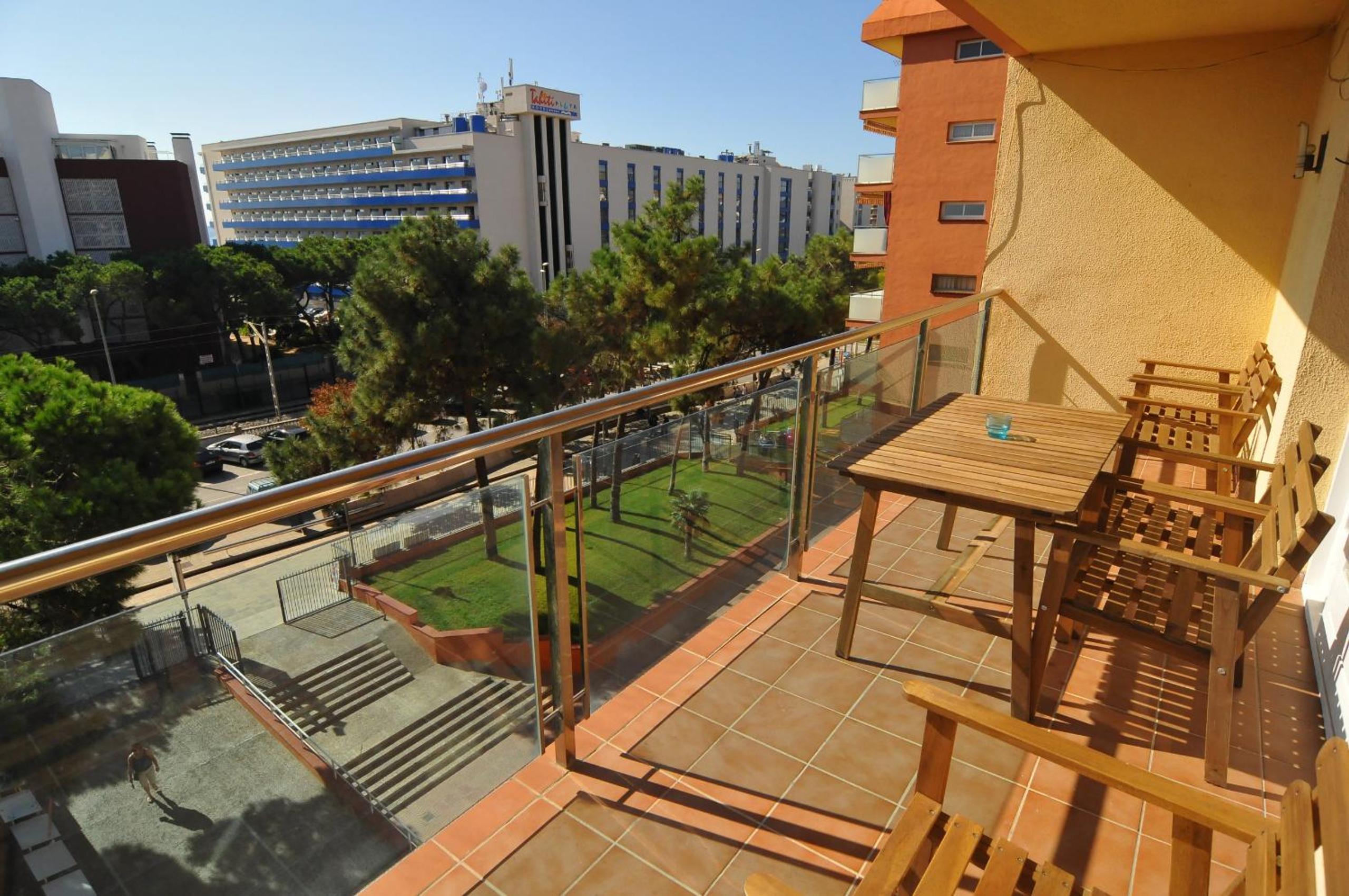 Santa Susanna Vacations - HomeHolidaysRentals Solmar - Property Image 5