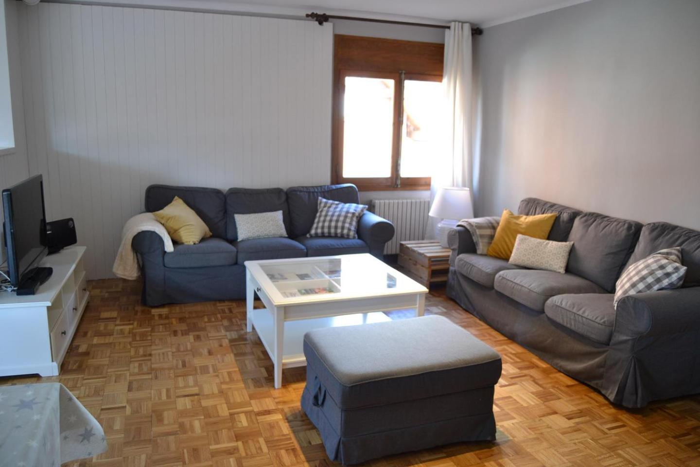 Amplio apartamento con piscina en Llívia view 4