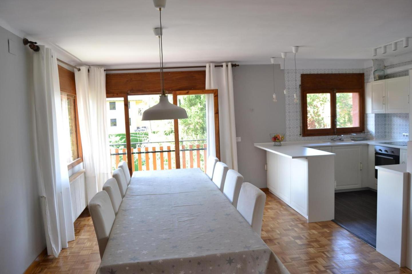 Amplio apartamento con piscina en Llívia view 5