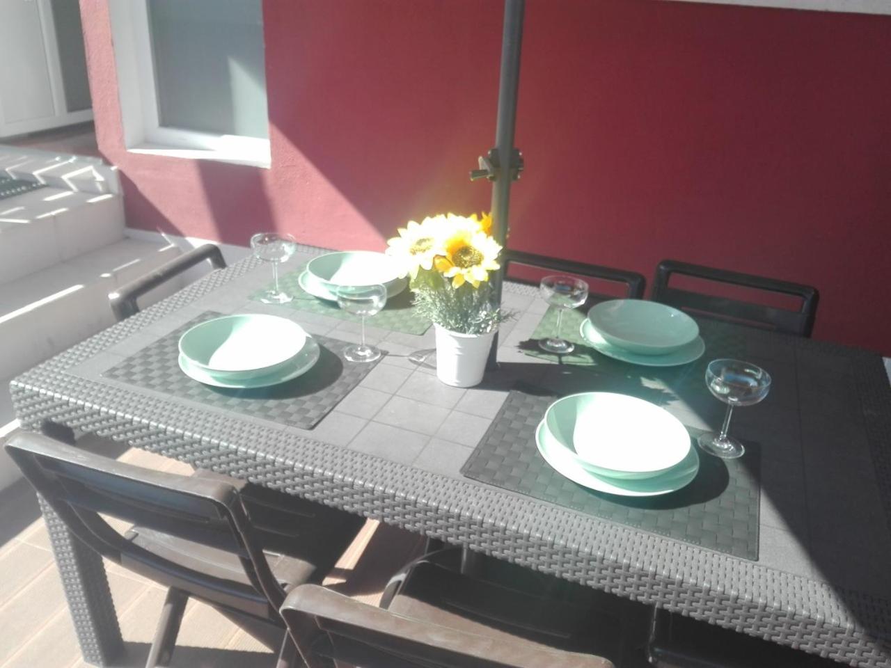 Lisbon Beach Apartments 1 view 2