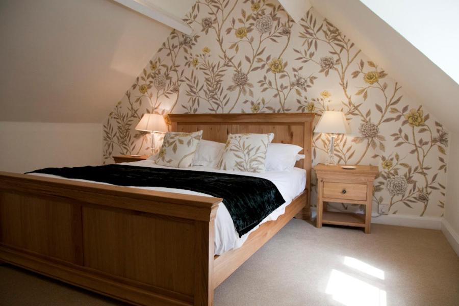 Stroud Vacations - Amberley Inn - Property Image 1