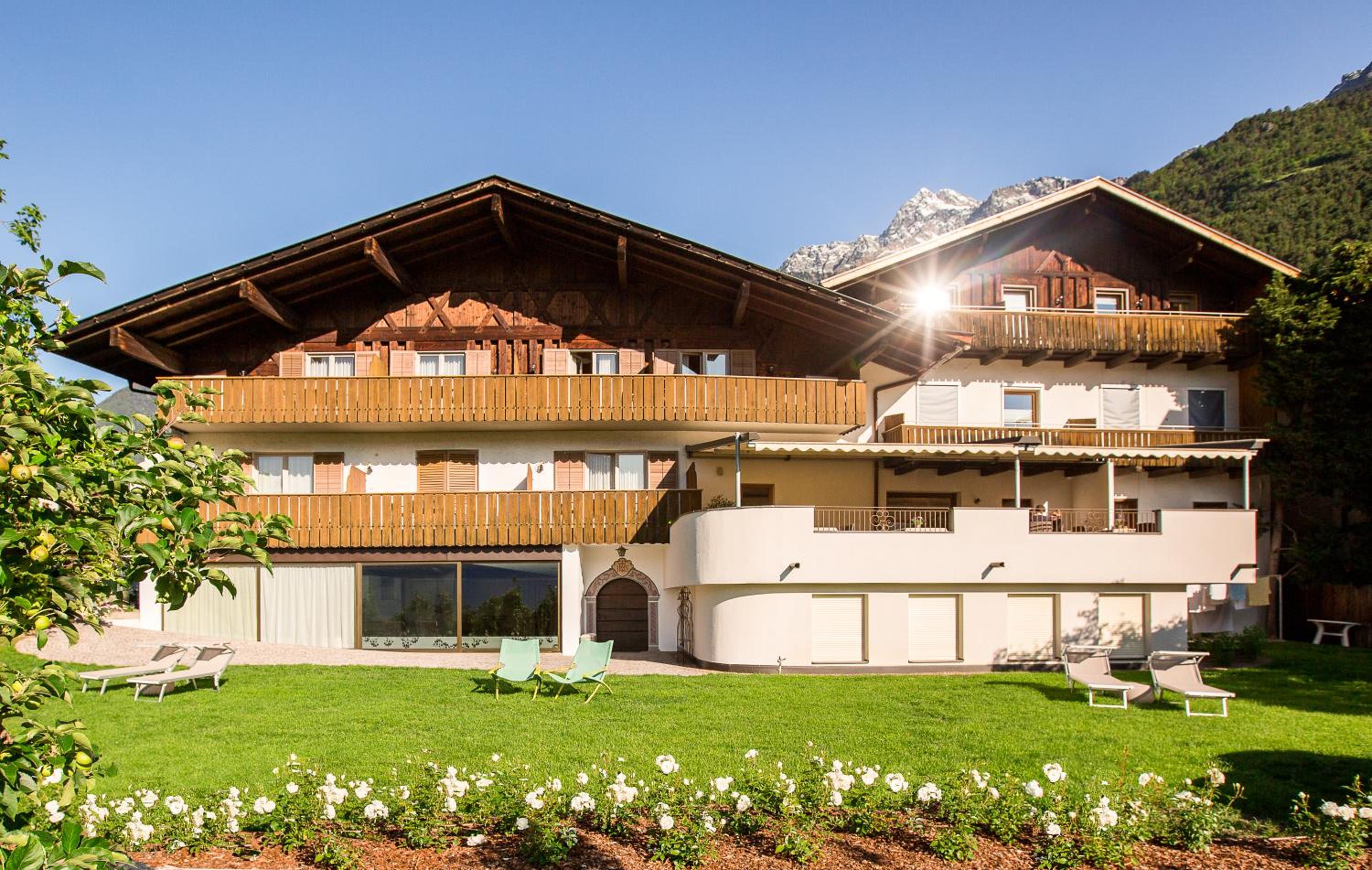 Hotel Pension An Der Linde - Image 1