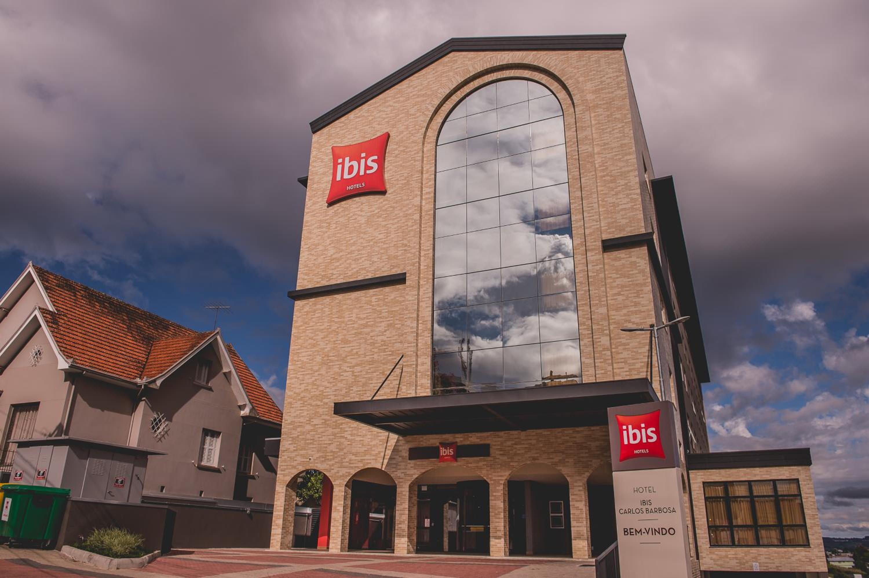 Hotel ibis Carlos Barbosa - Image 1