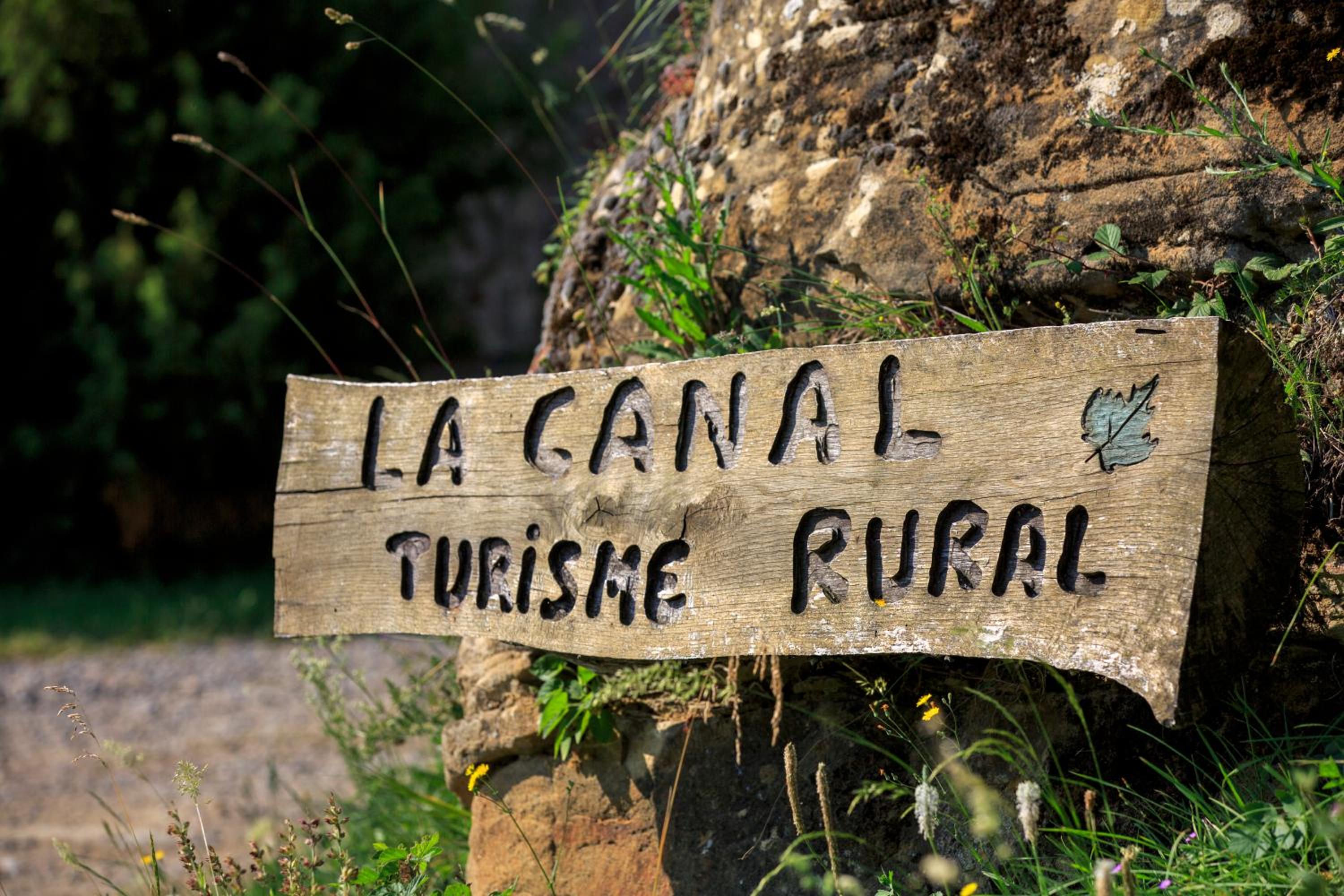 Masia La Canal view 3