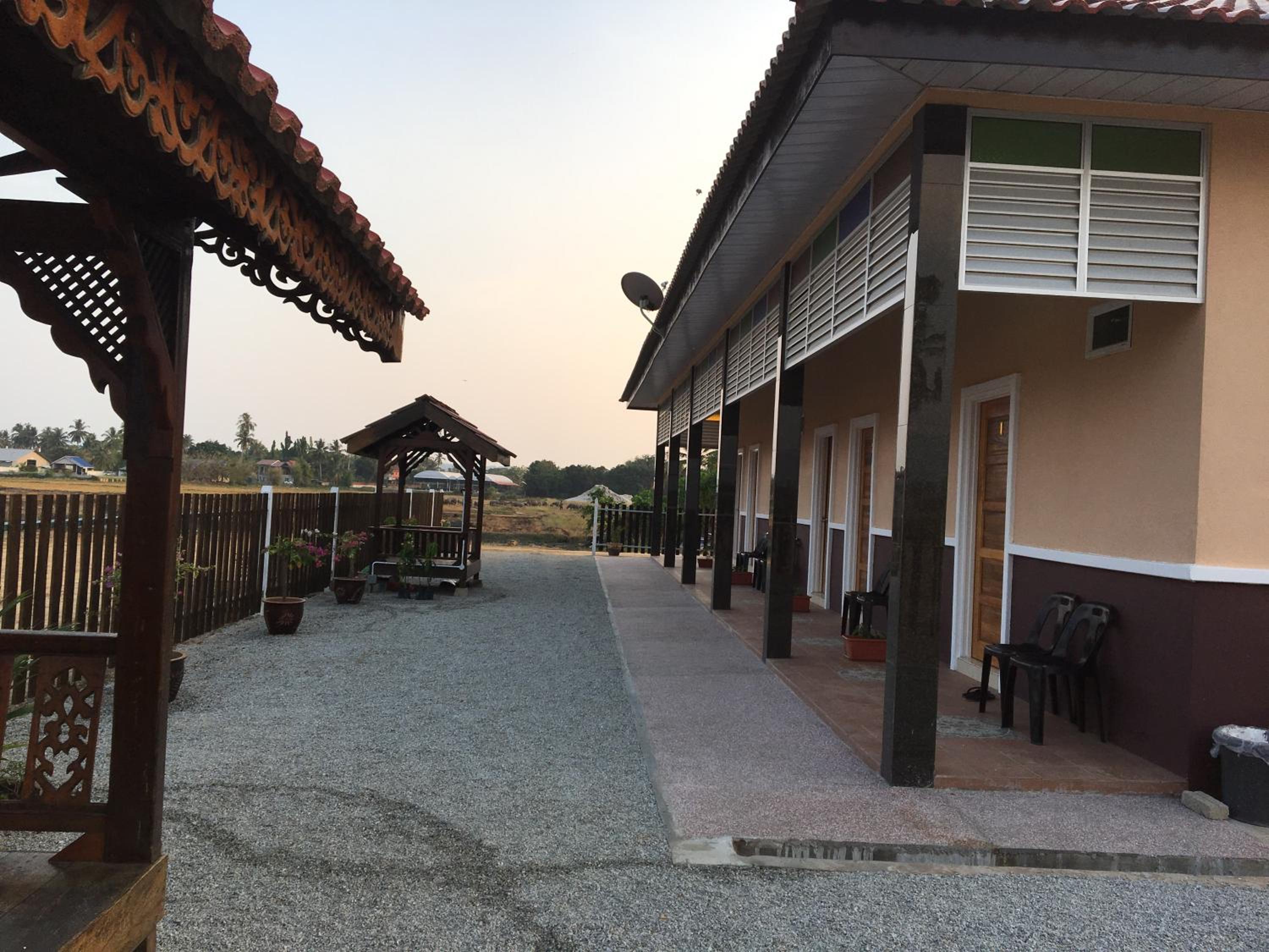 D’ Village Cottage