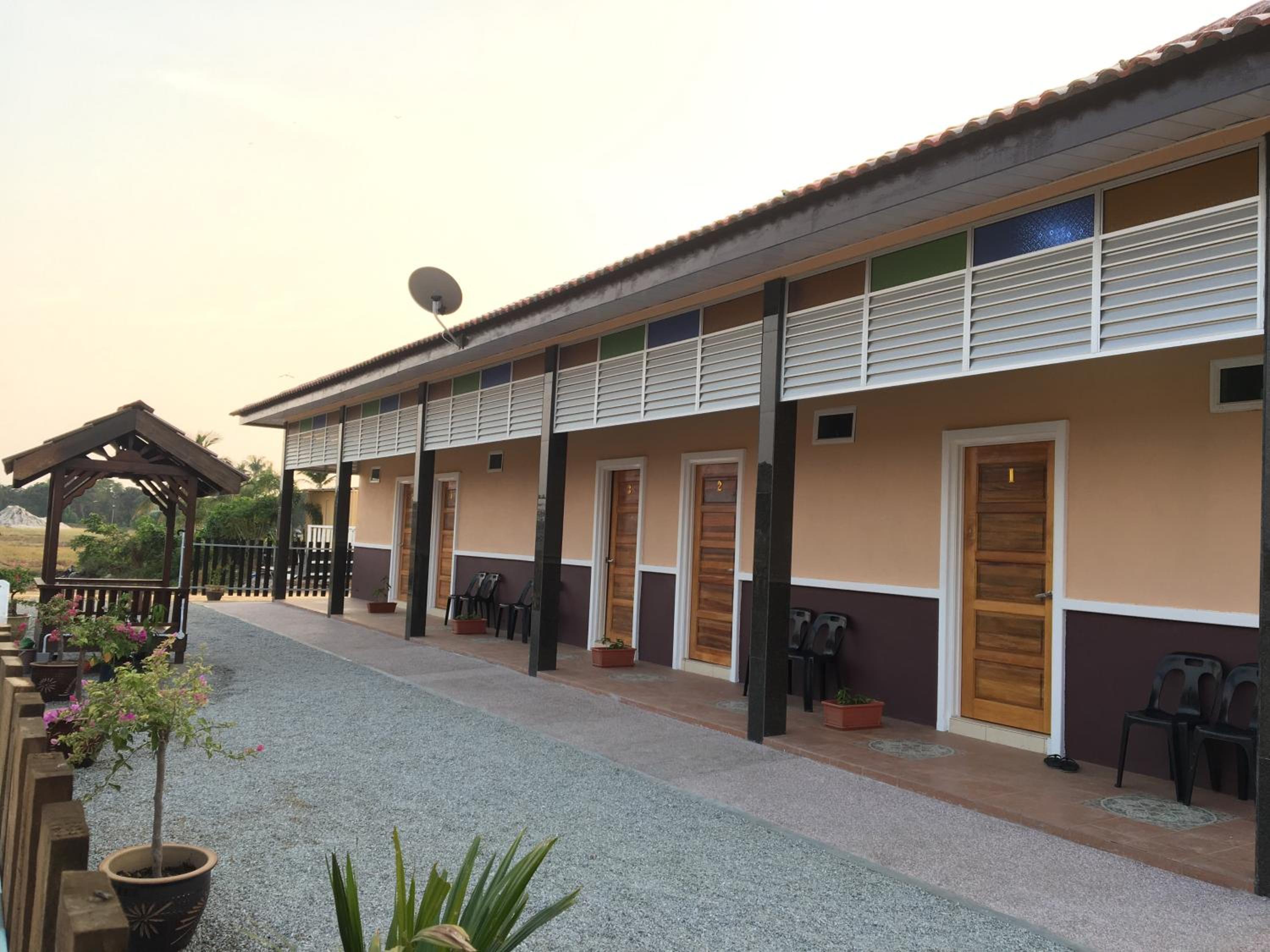 D’ Village Cottage