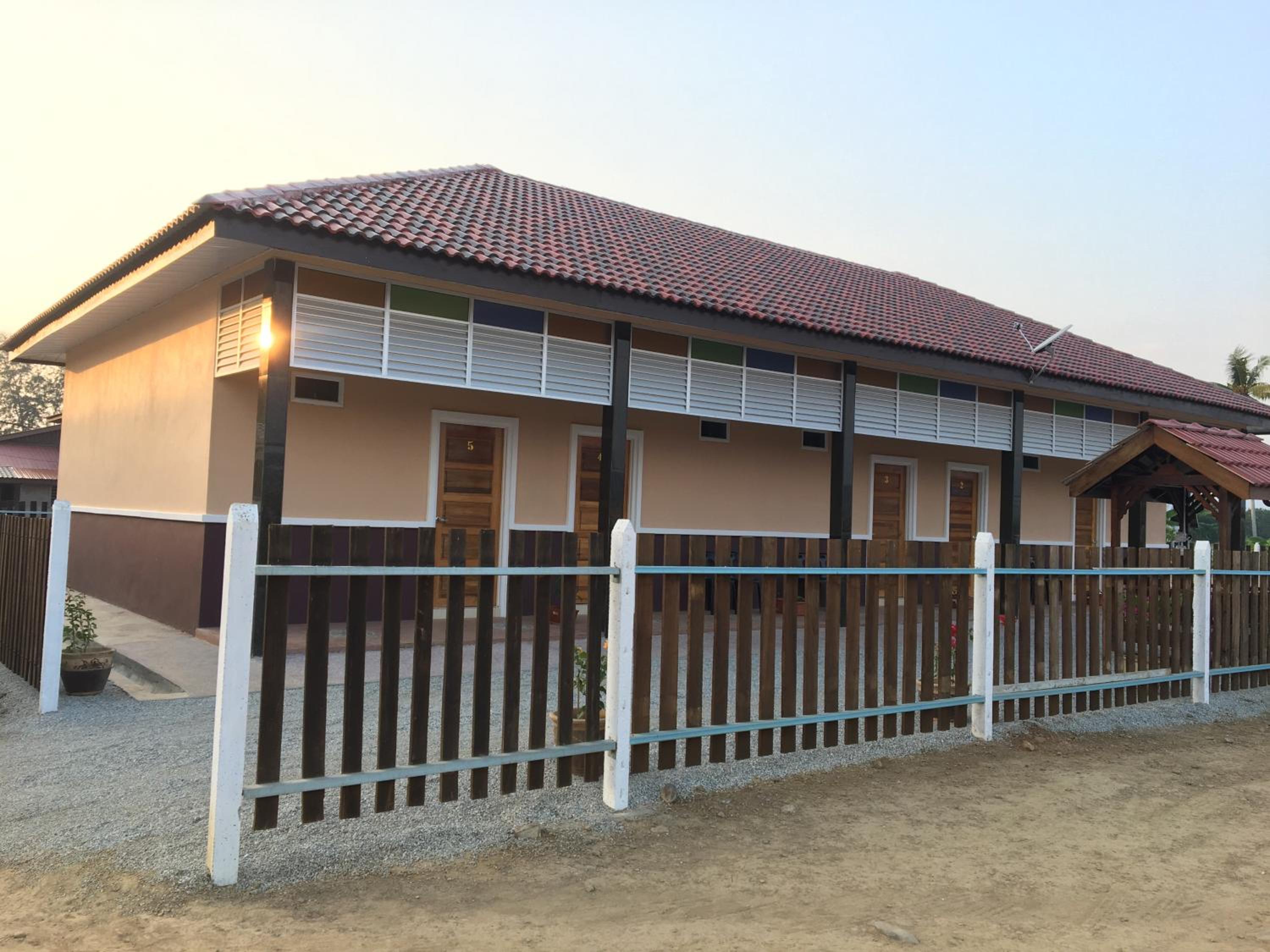 D’ Village Cottage