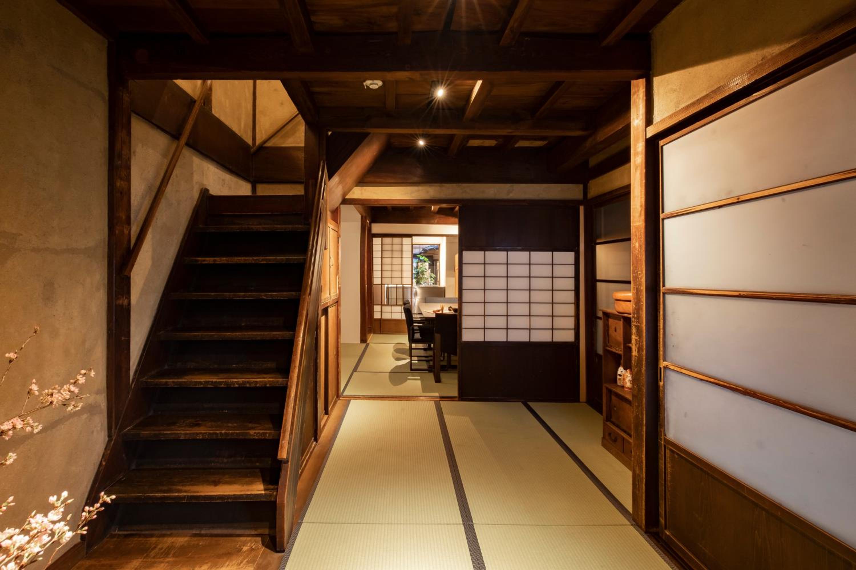 Kanazawa Machiya Kenroku view 4