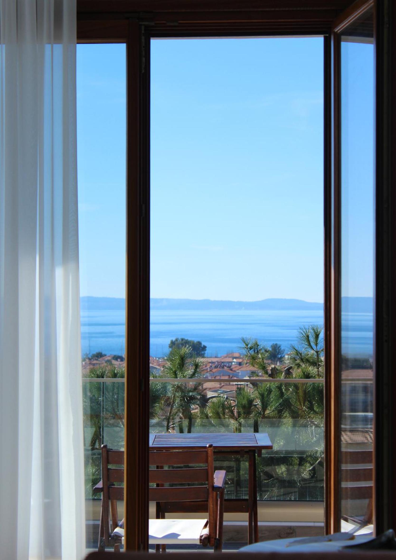 Pinehouse King Suite view 3
