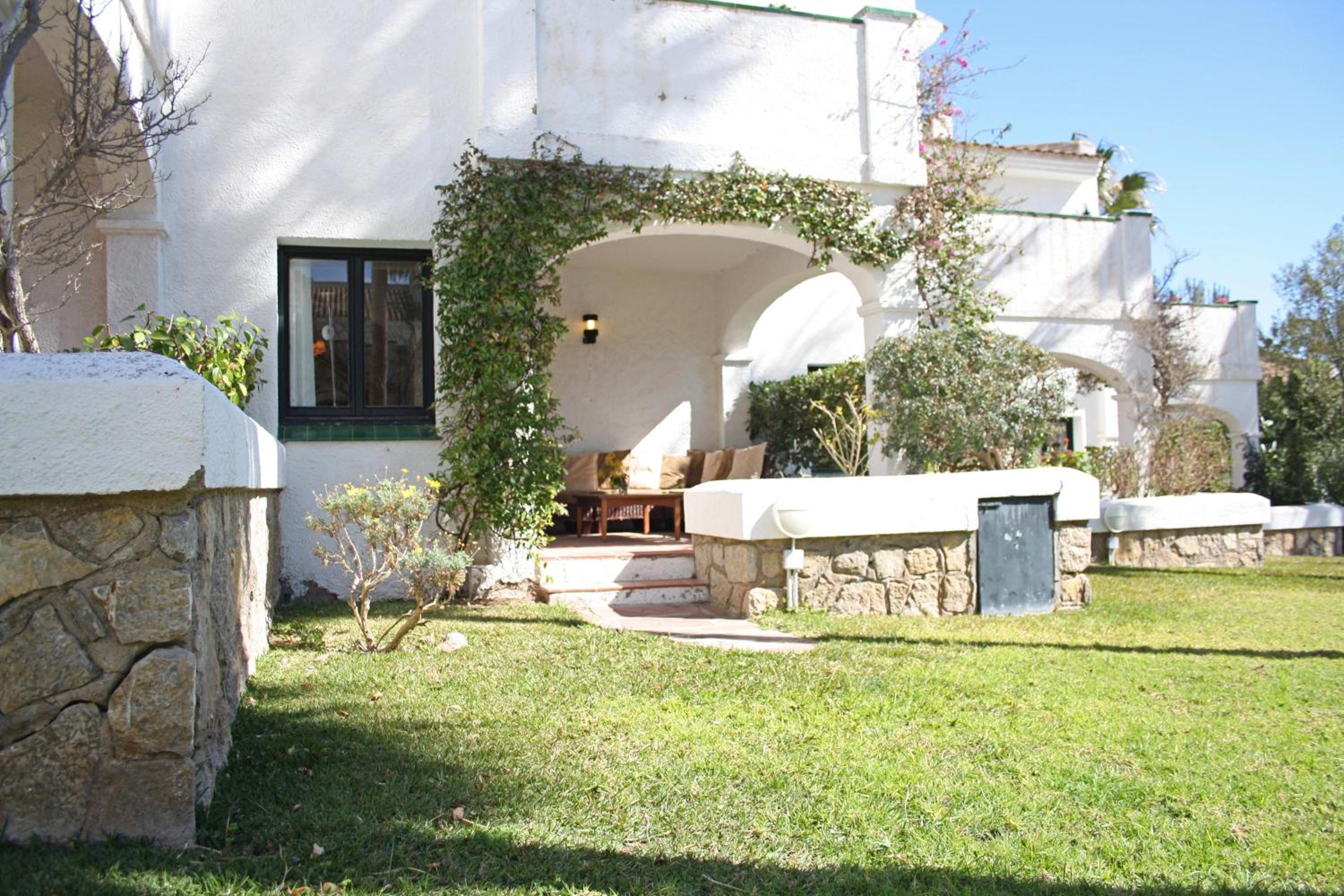 Beautiful seafront house photo 3
