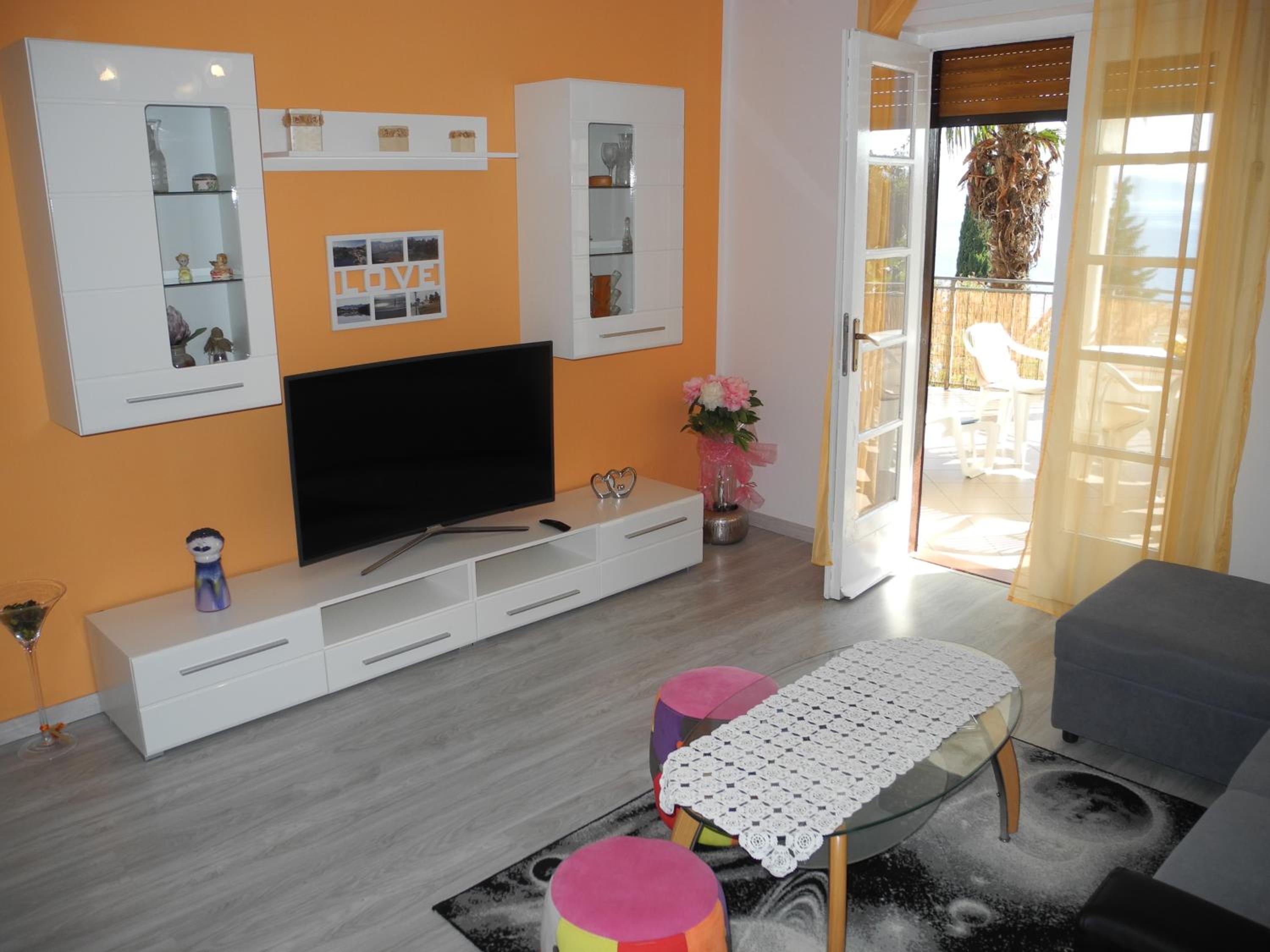 VERA CK Apartment 30 m from the sea, with pool view 4