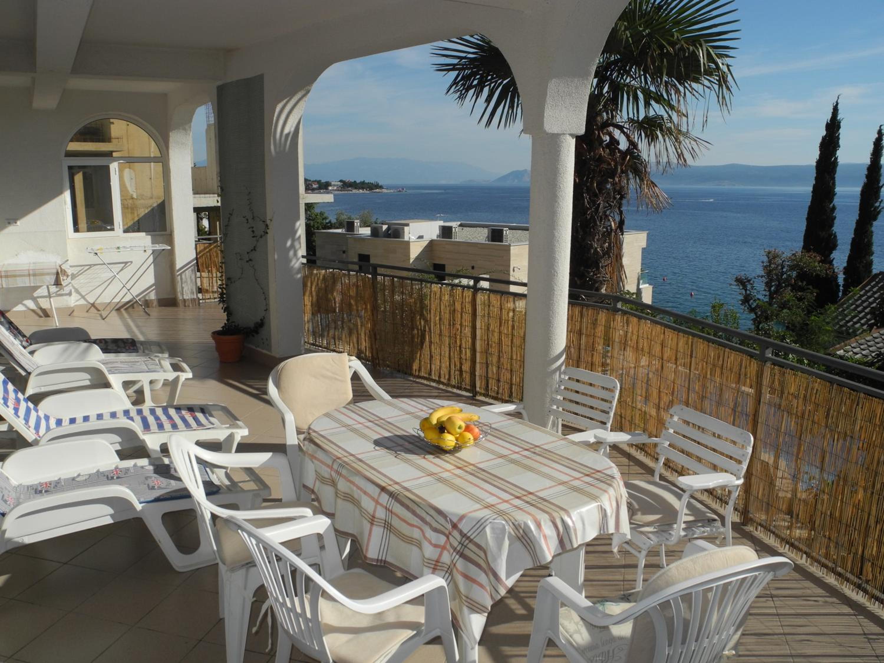 VERA CK Apartment 30 m from the sea, with pool view 3