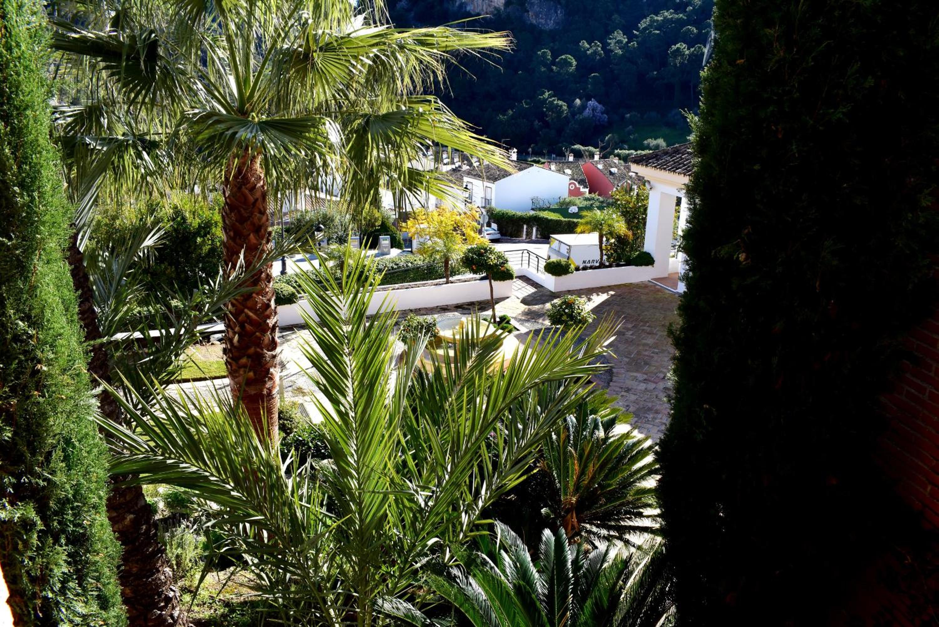 El Casar Apartments view 5