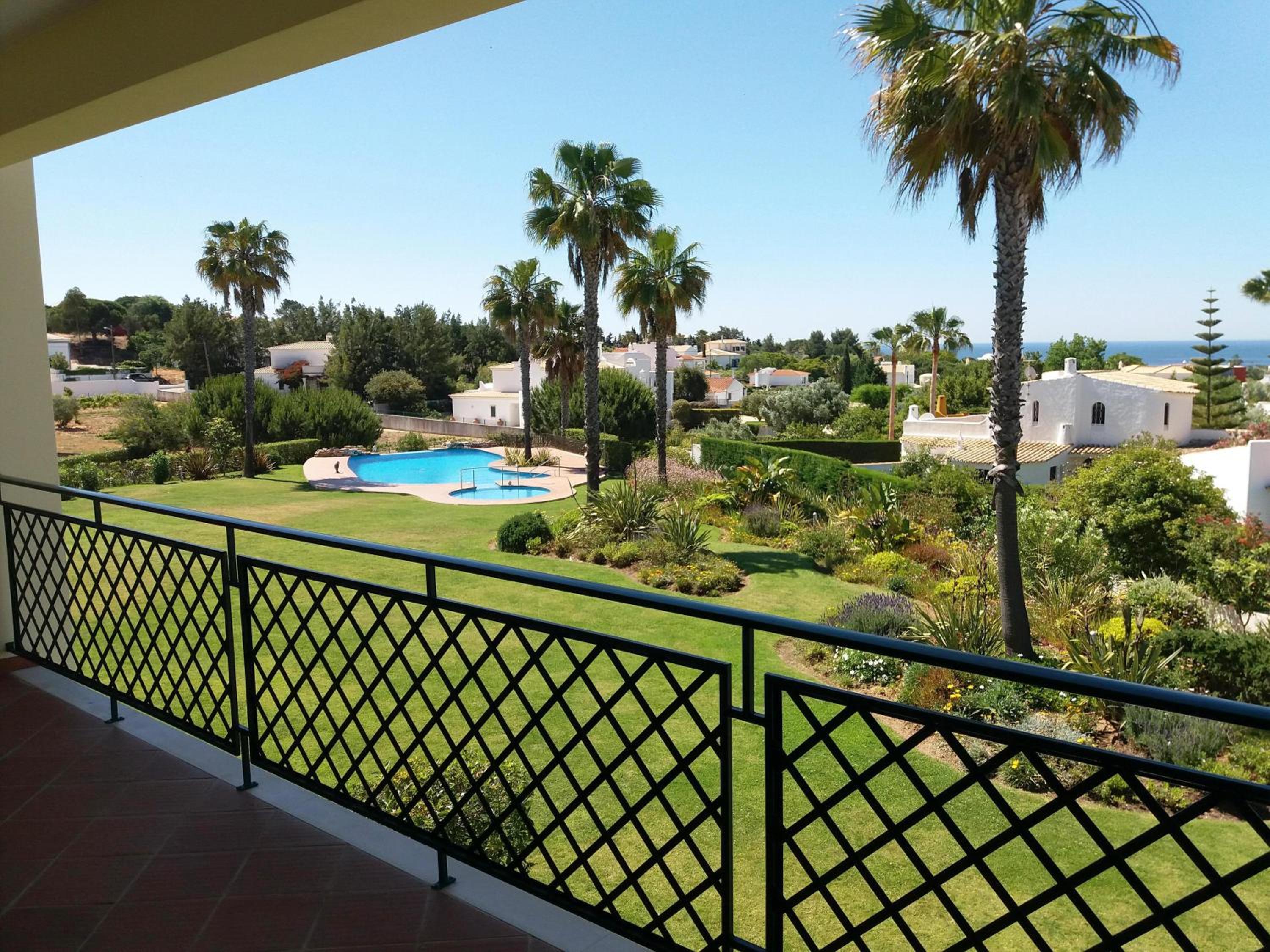 Apartment Coelha Beach - Pool - Free Wi-Fi - Air Con view 5