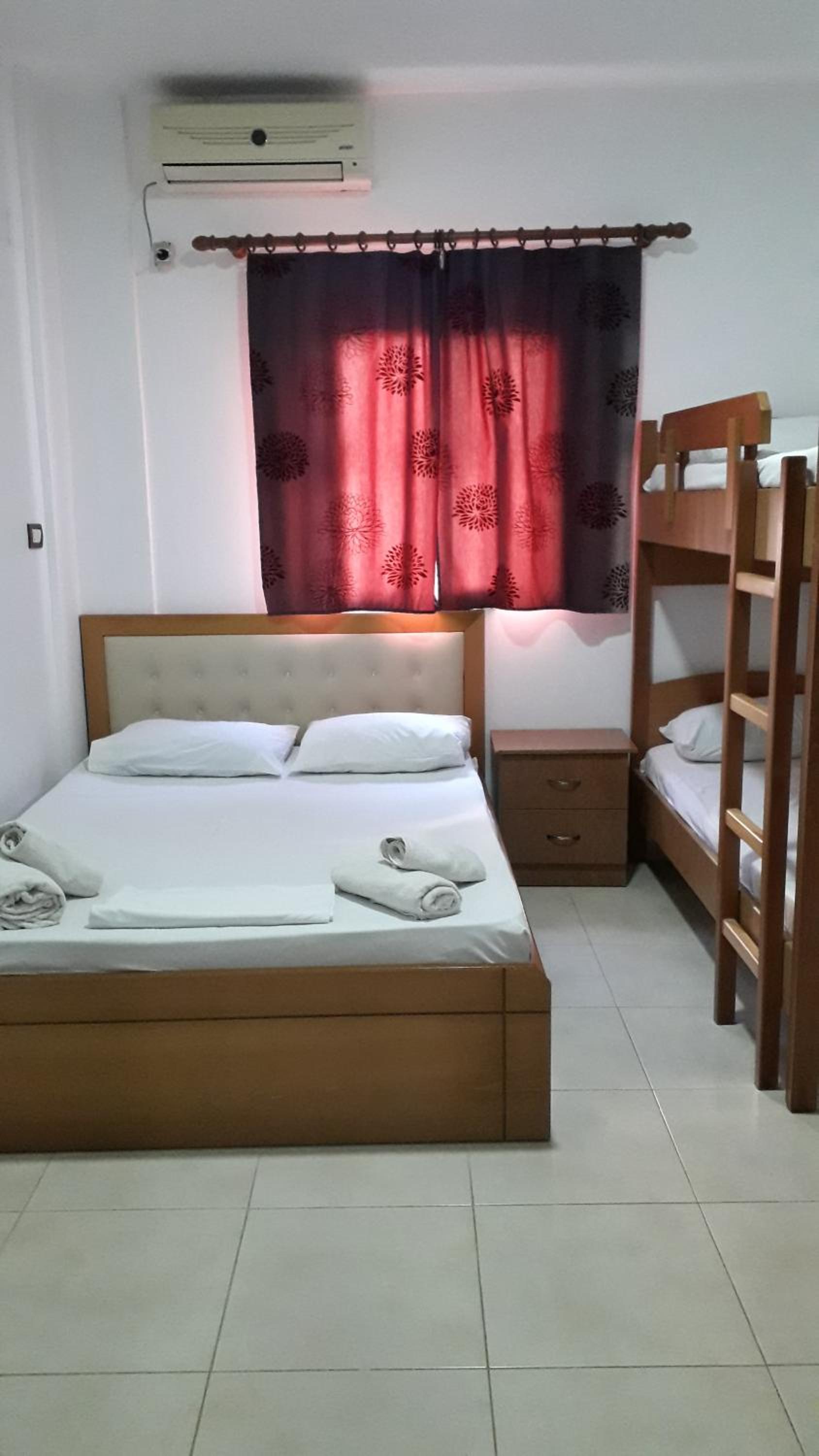 Rooms and Apartments Analipsi