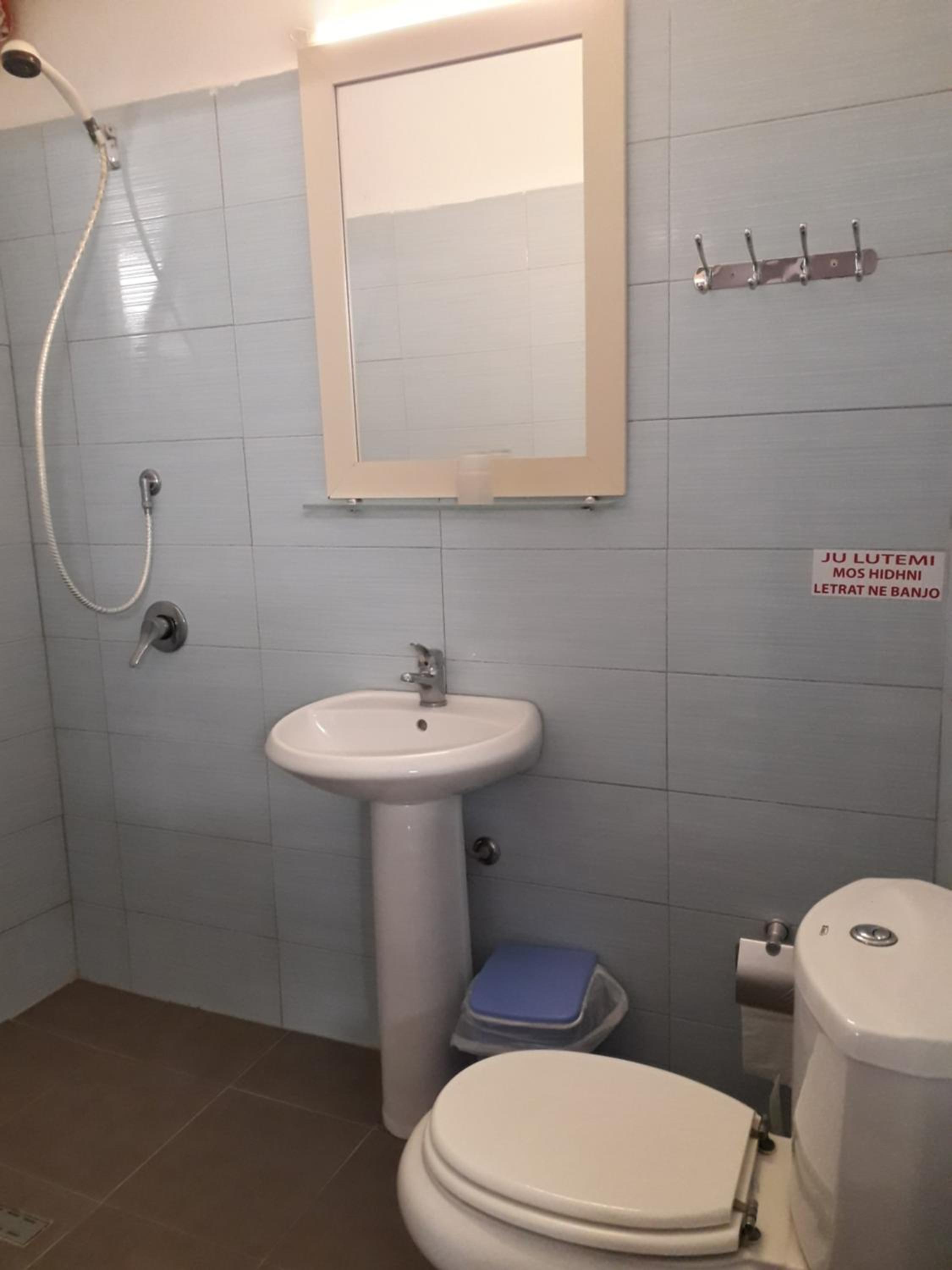 Rooms and Apartments Analipsi