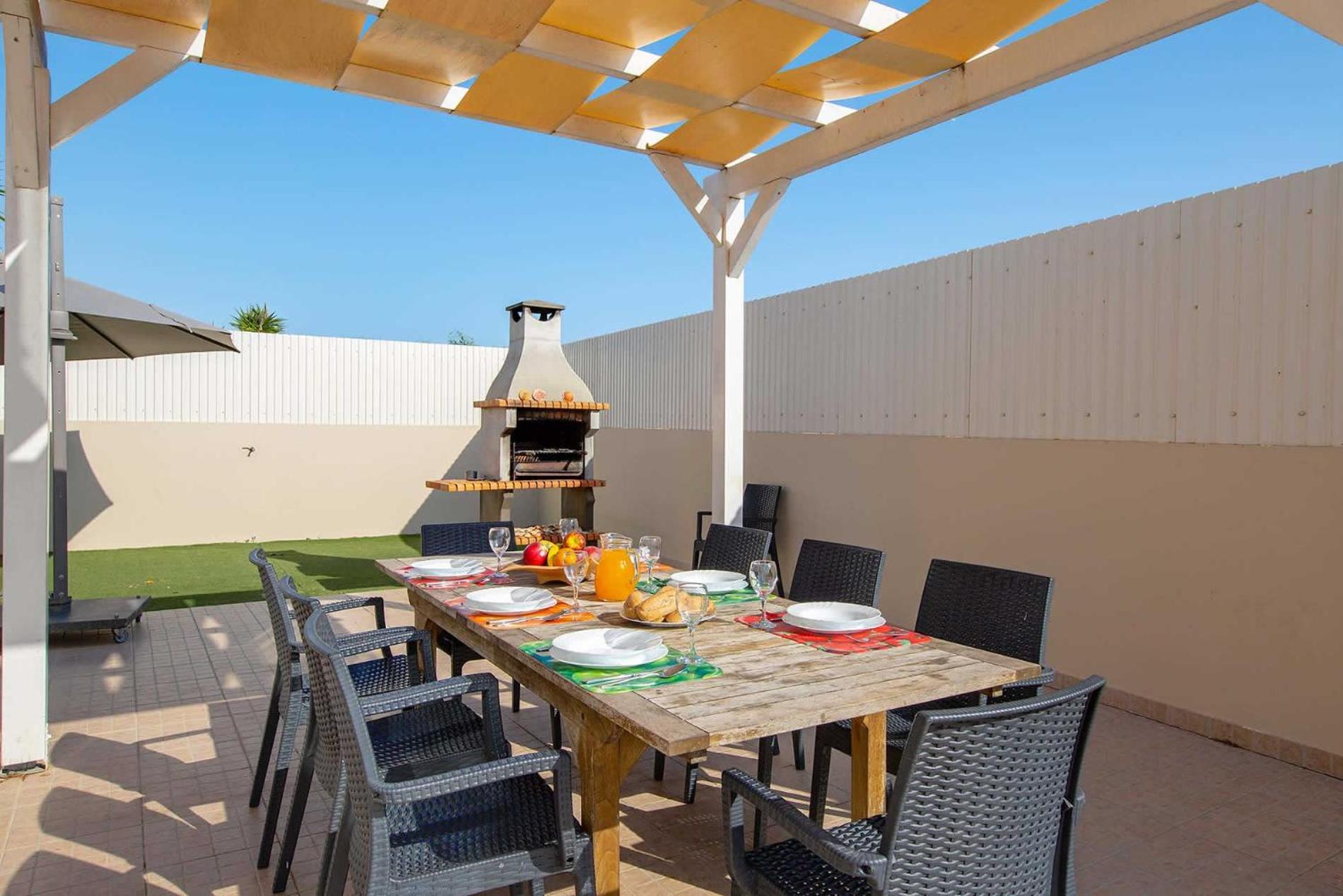 Villa Ruana - 5 bedrooms on Suite- Free out door Hot Jacuzzi - By Bedzy