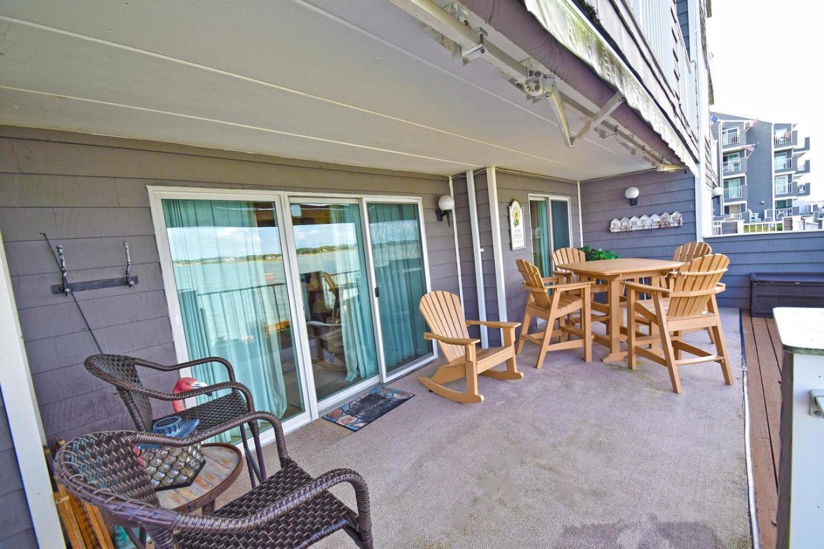 Harbour Island 102M Condo