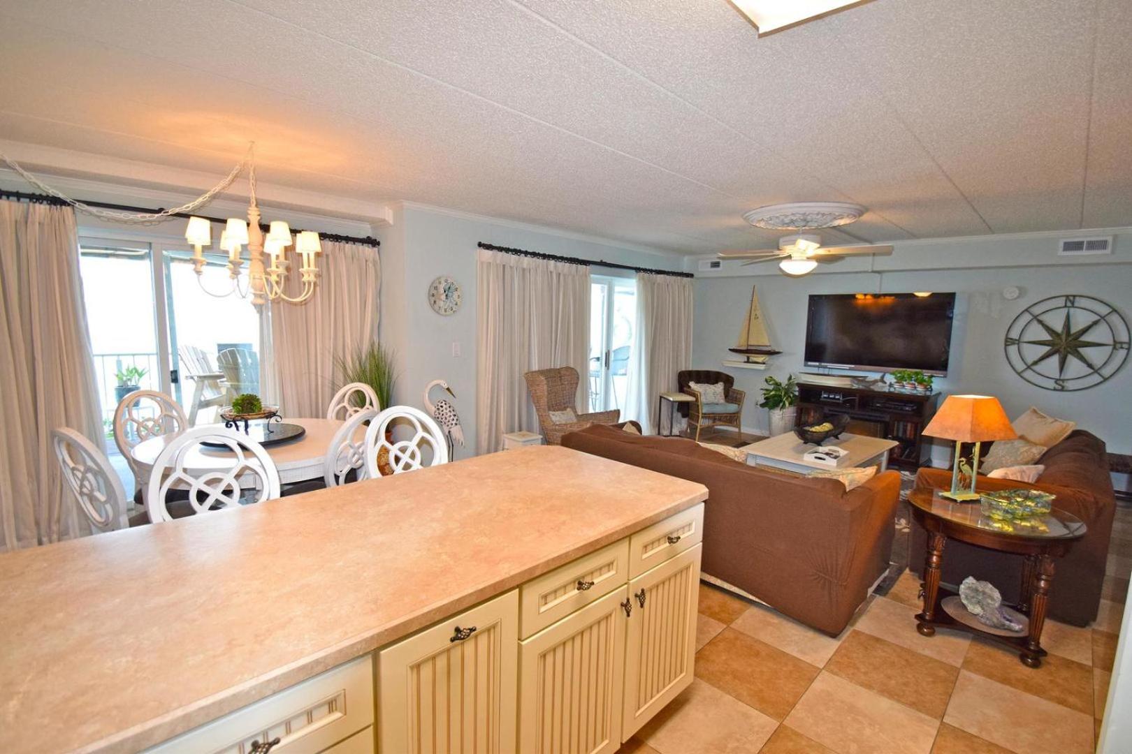 Harbour Island 102M Condo