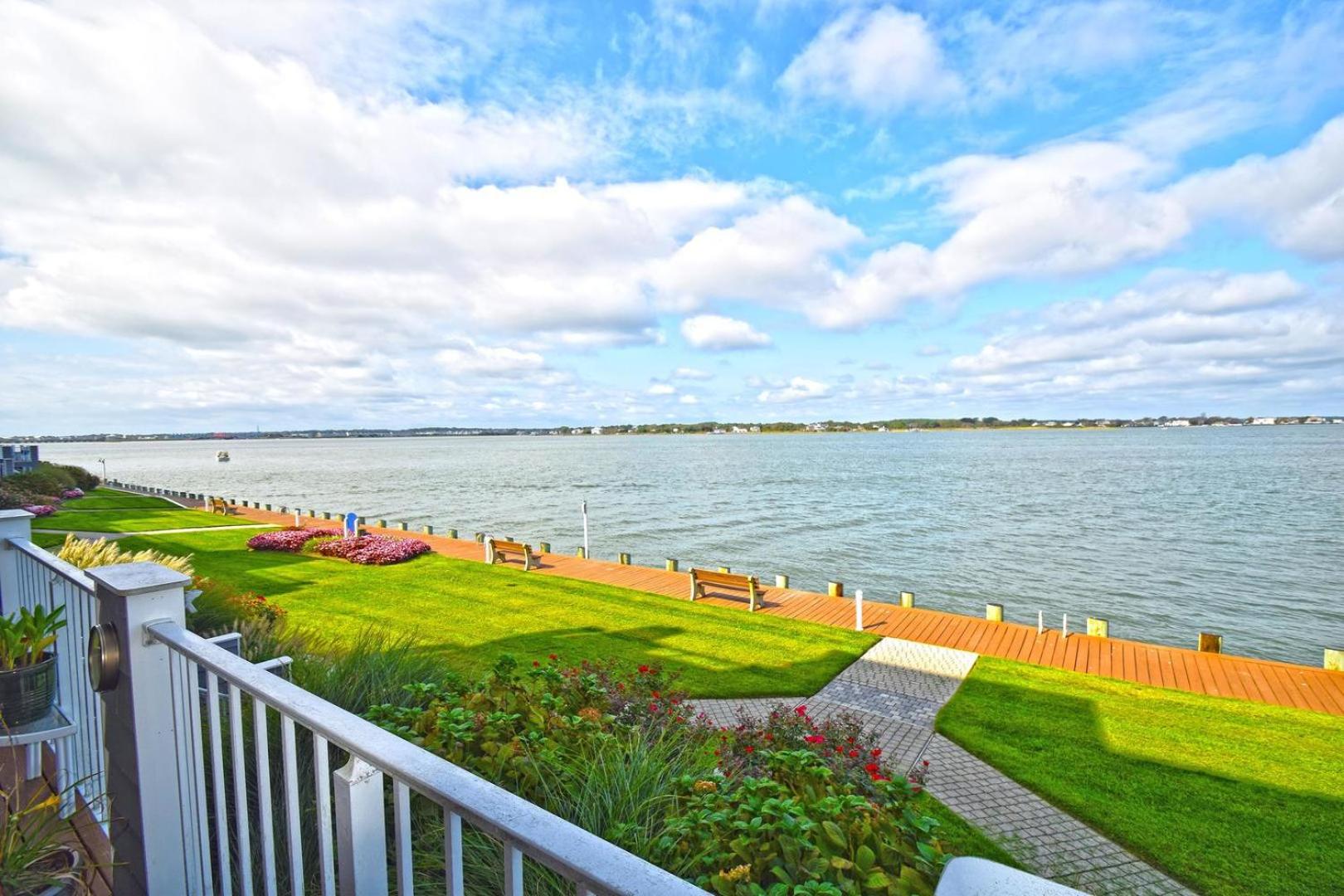 Harbour Island 102M Condo