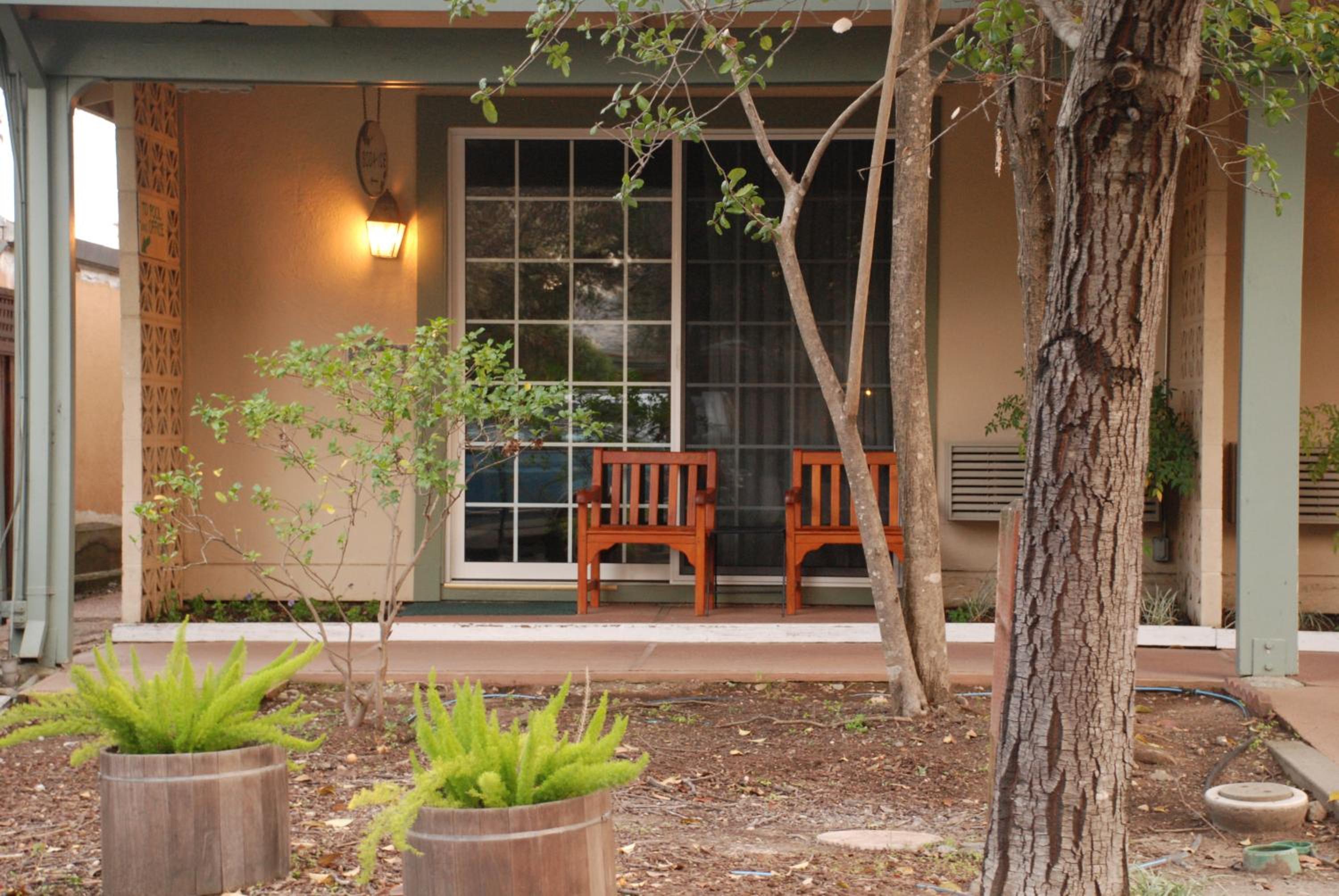 El Bonita Motel - Property Image 1