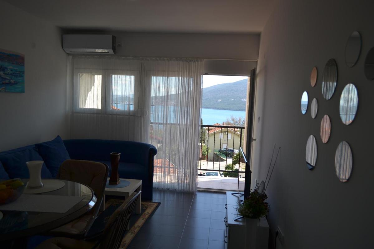 Larissa Sunrise Apartment photo 3