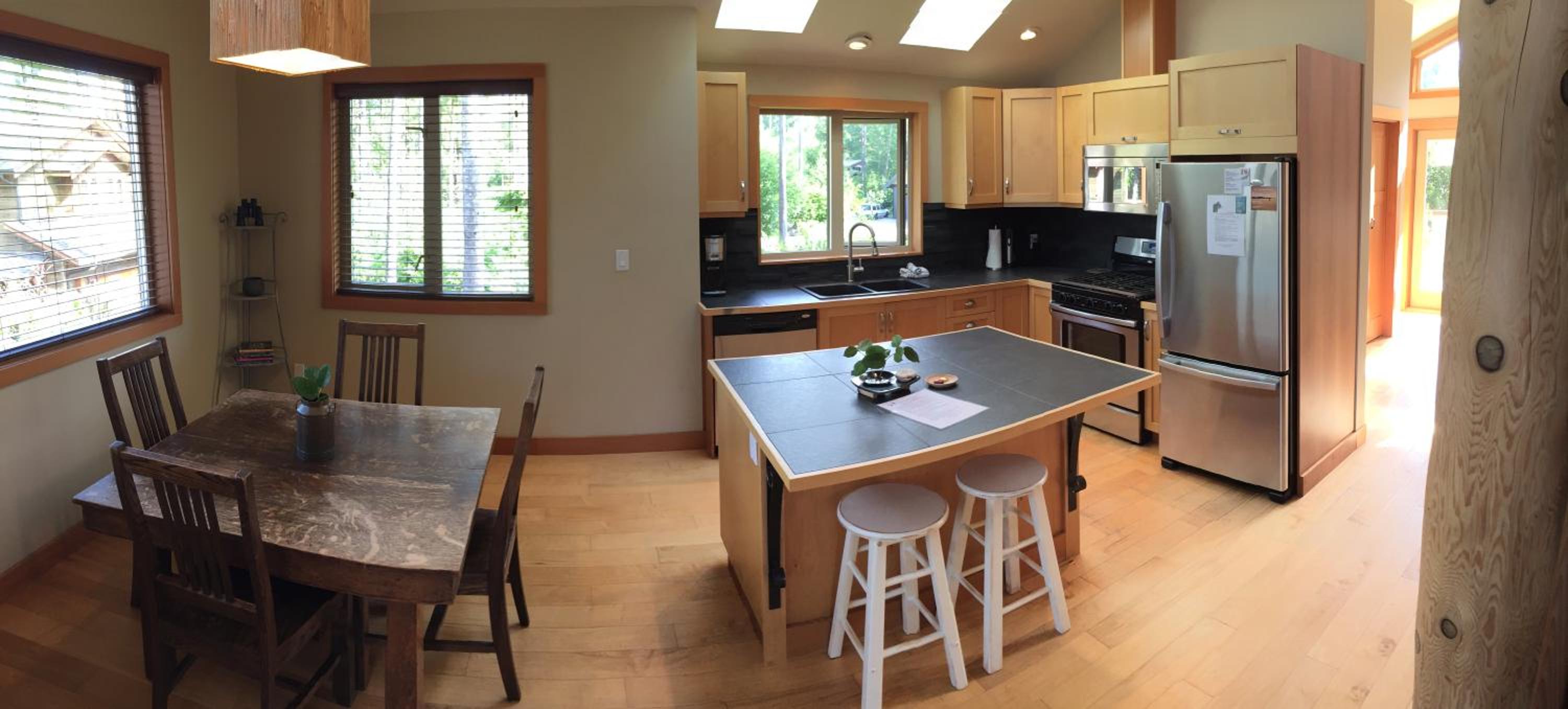 Tofino Vacations - Black Bear Guesthouse - Property Image 25