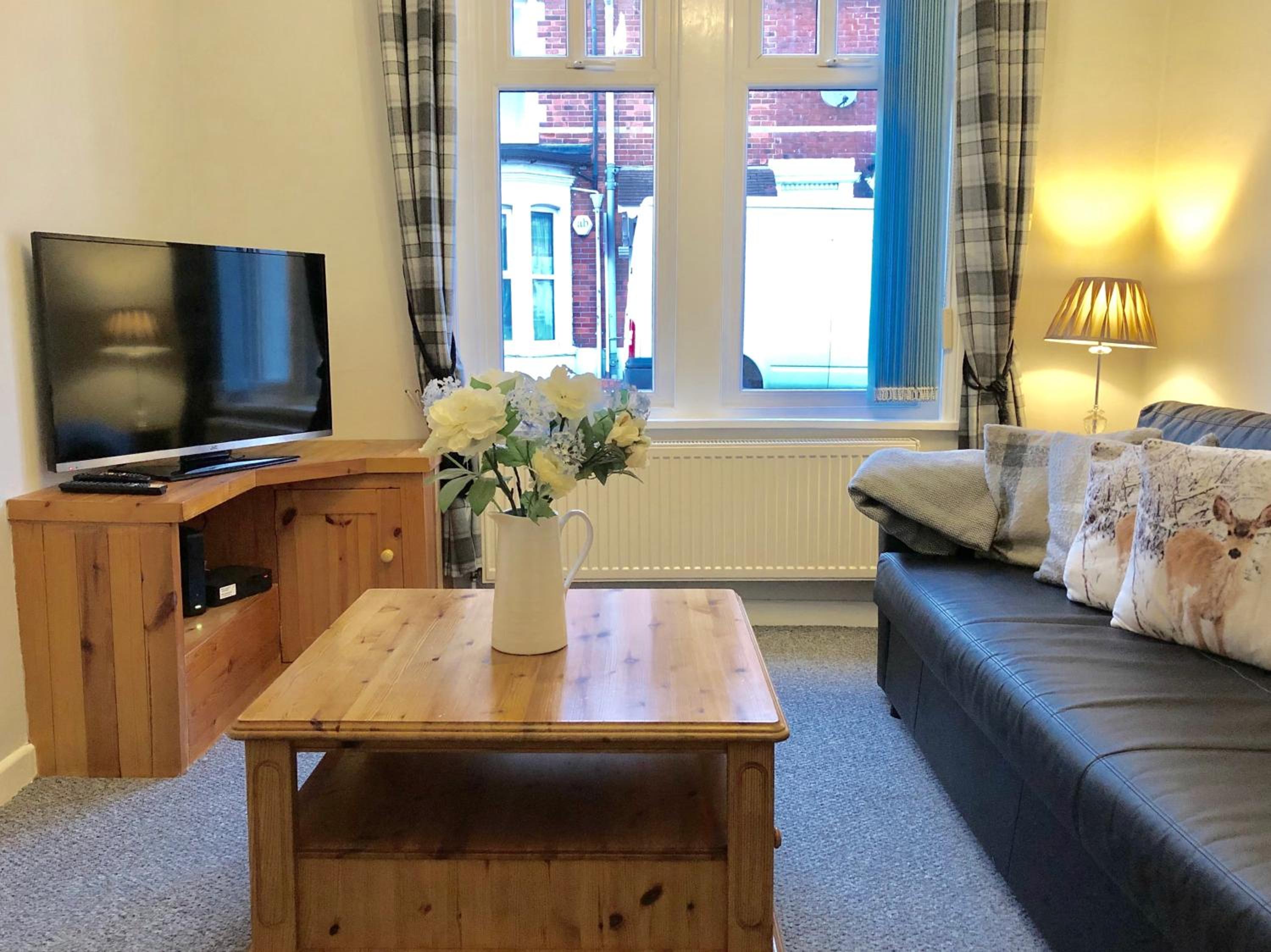 Little Connaught 2 bed House pet friendly view 5