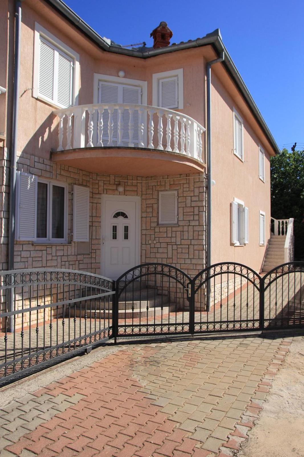 Apartments Pavlakovic view 3