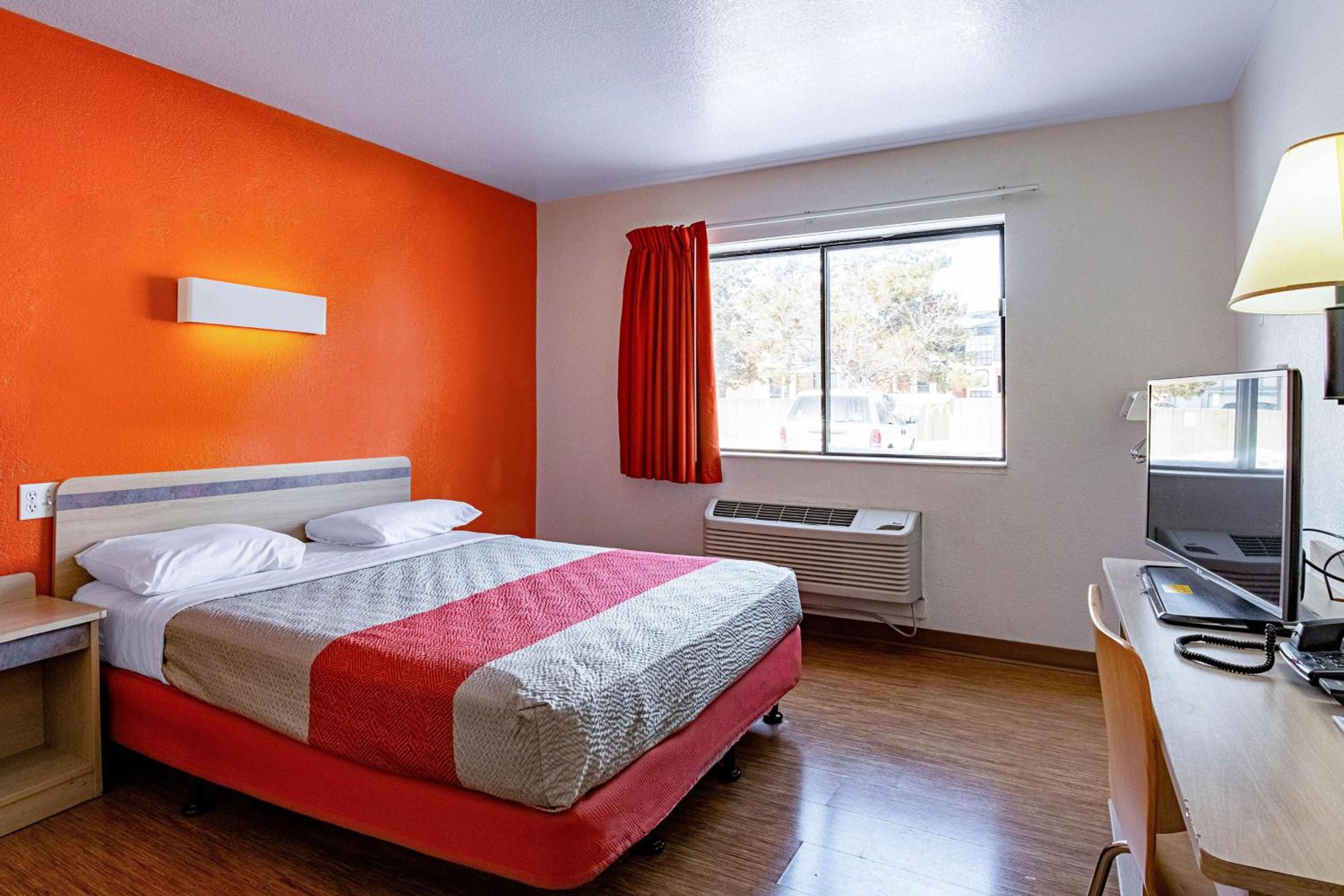 Motel 6-Palatine, IL - Chicago Northwest