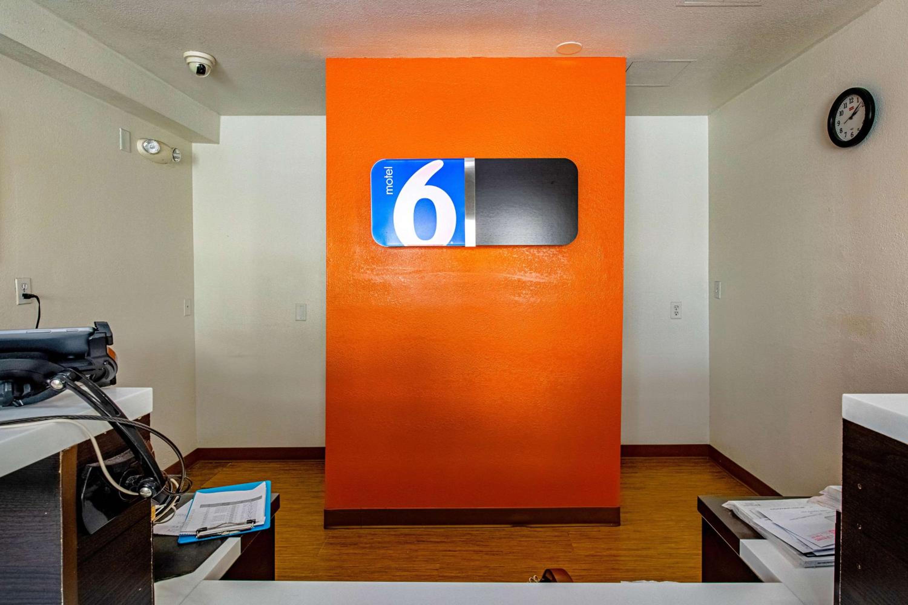 Motel 6-Palatine, IL - Chicago Northwest