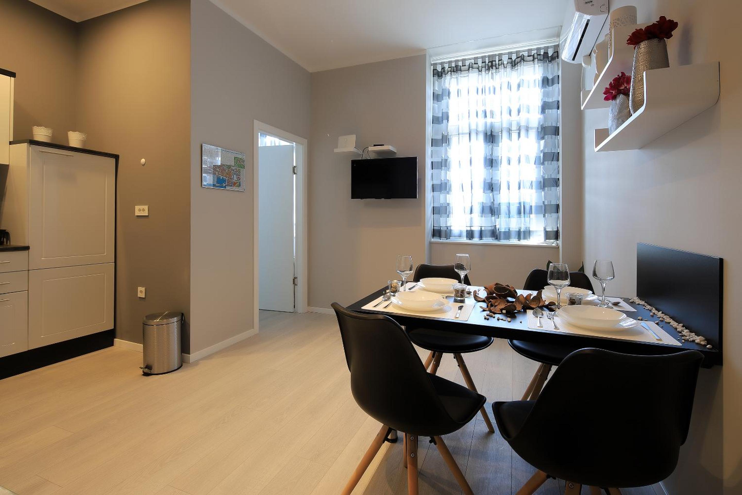 Hotel Apartments Karla - Image 1