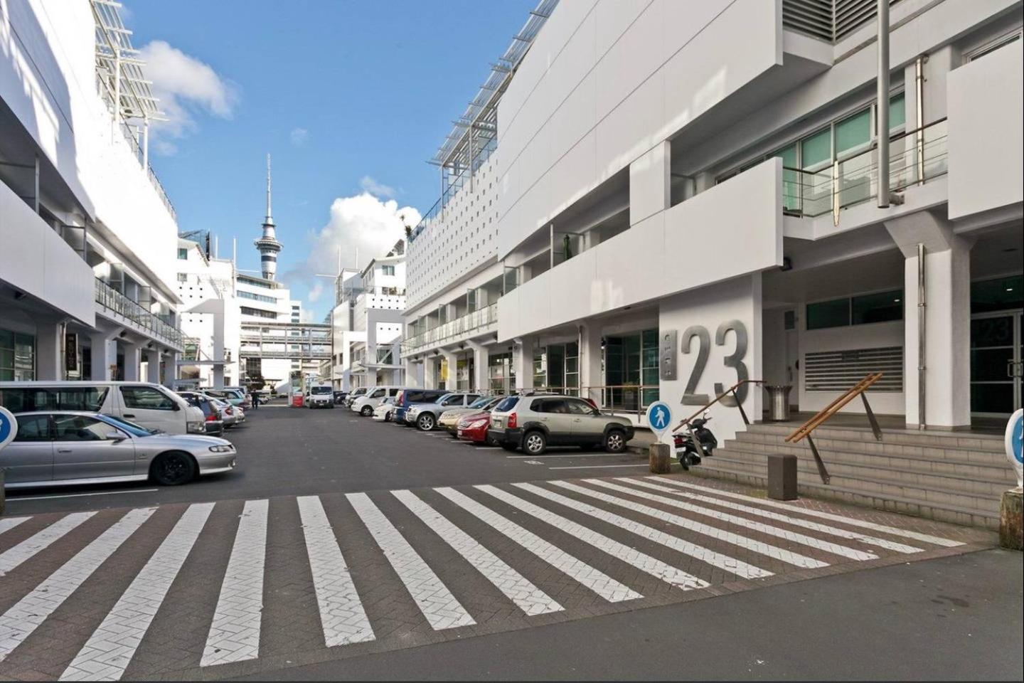 Gorgeous Princess Wharf Apartment w/ Aircon view 5