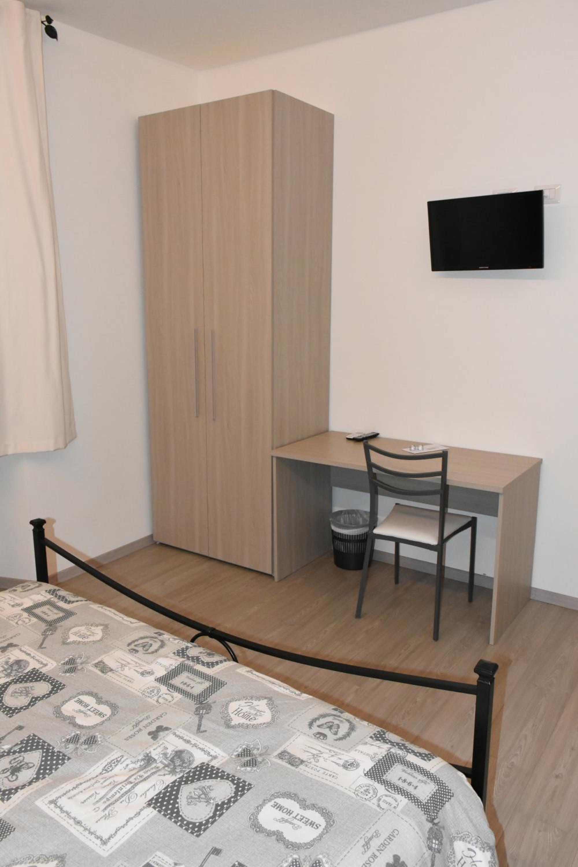 Photo 9