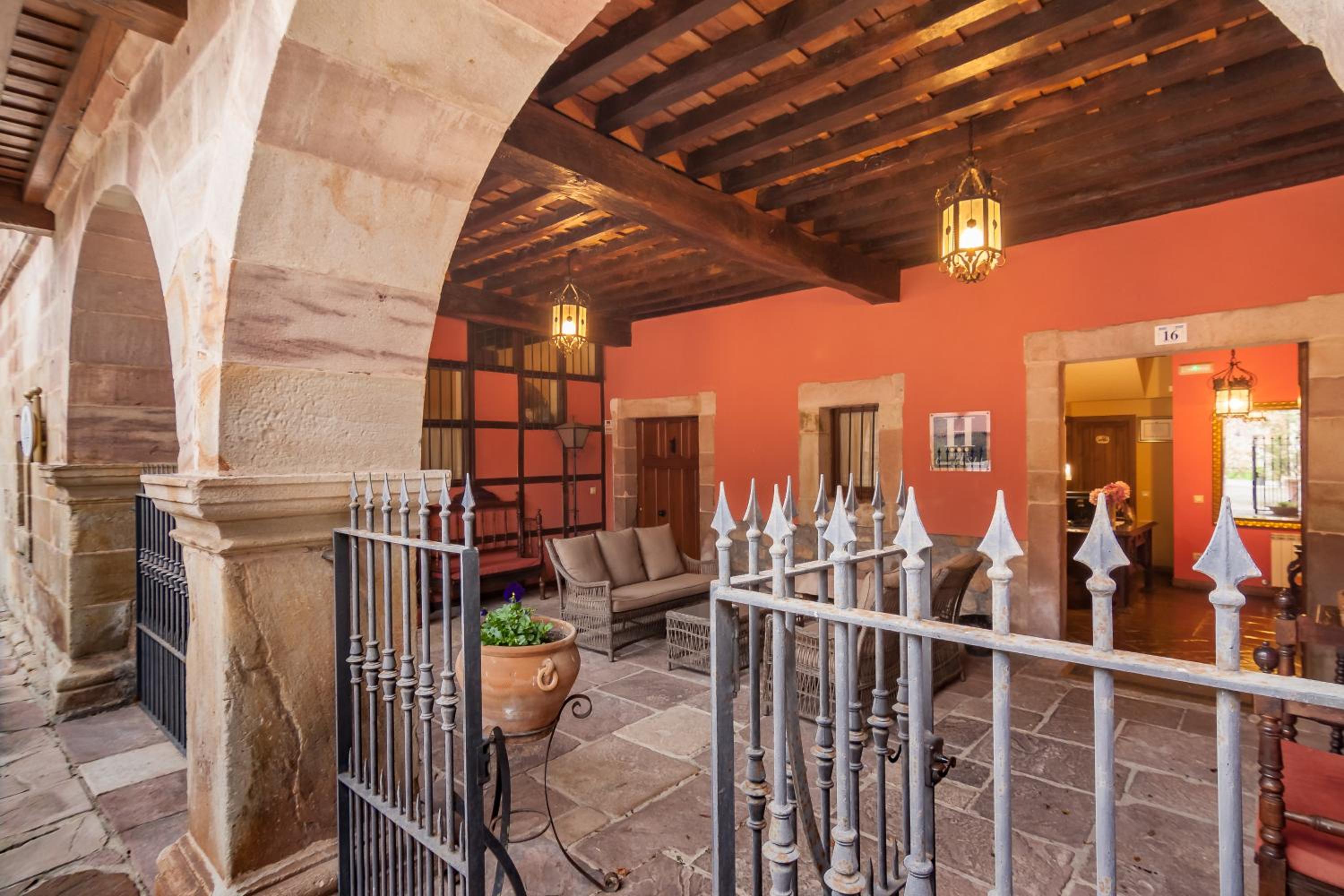 Casona De La Salceda
