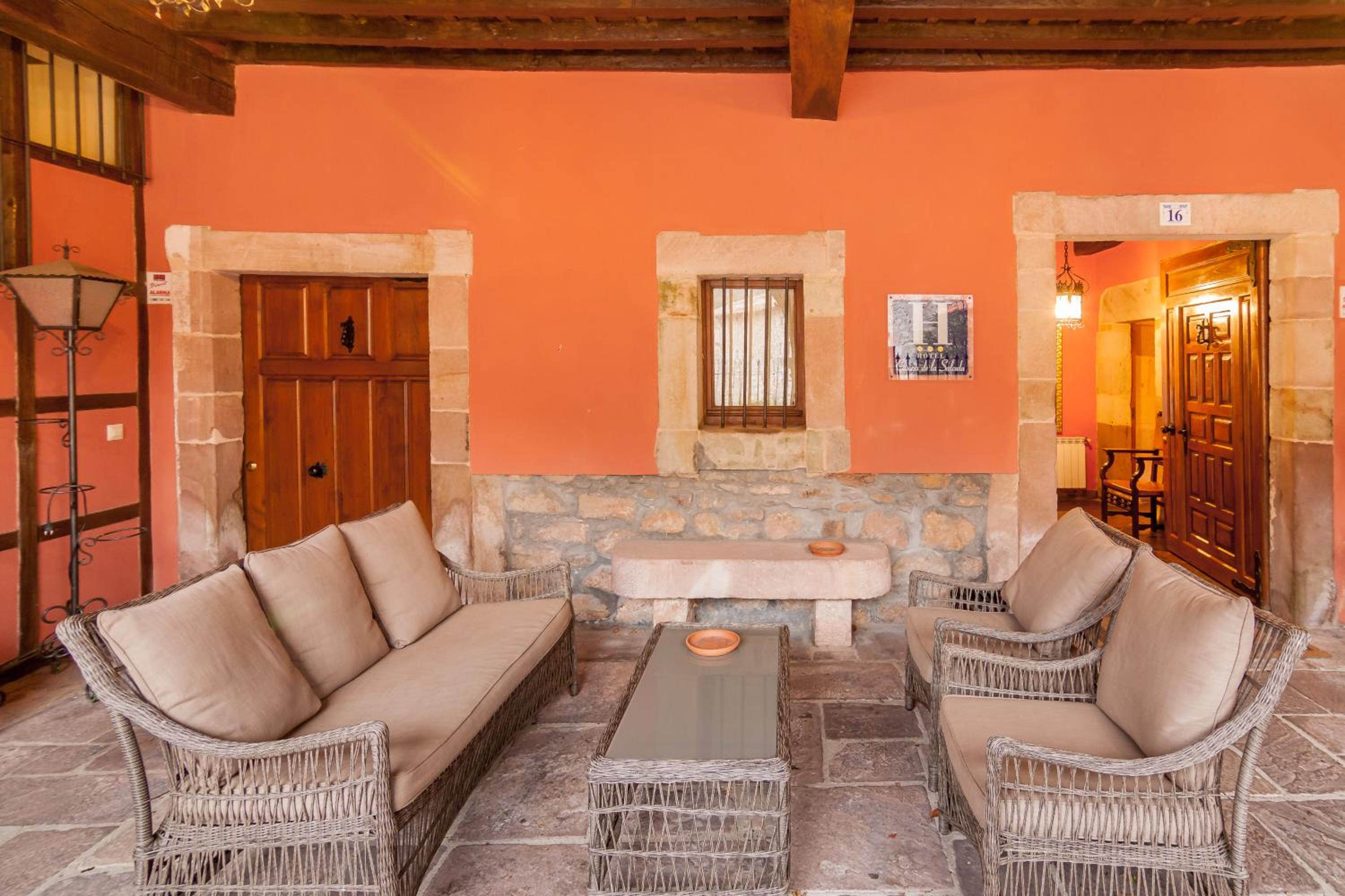 Casona De La Salceda