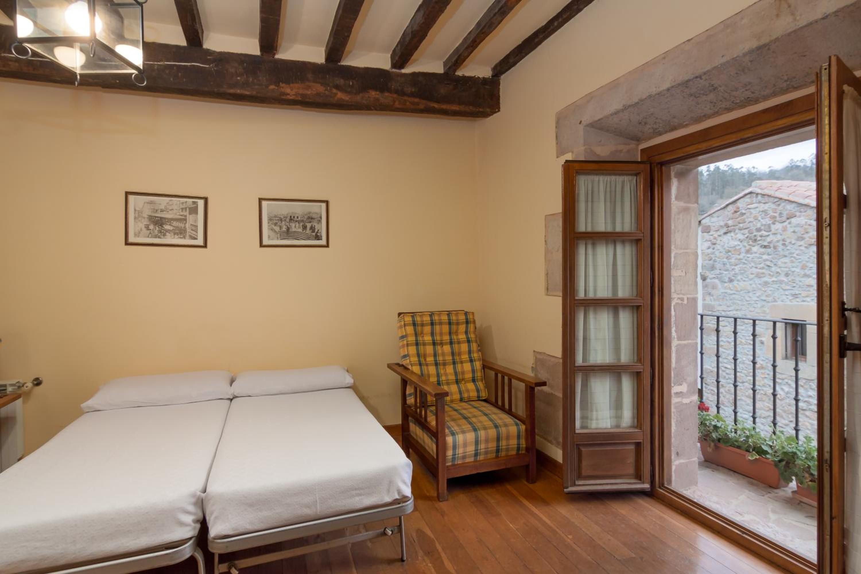 Casona De La Salceda