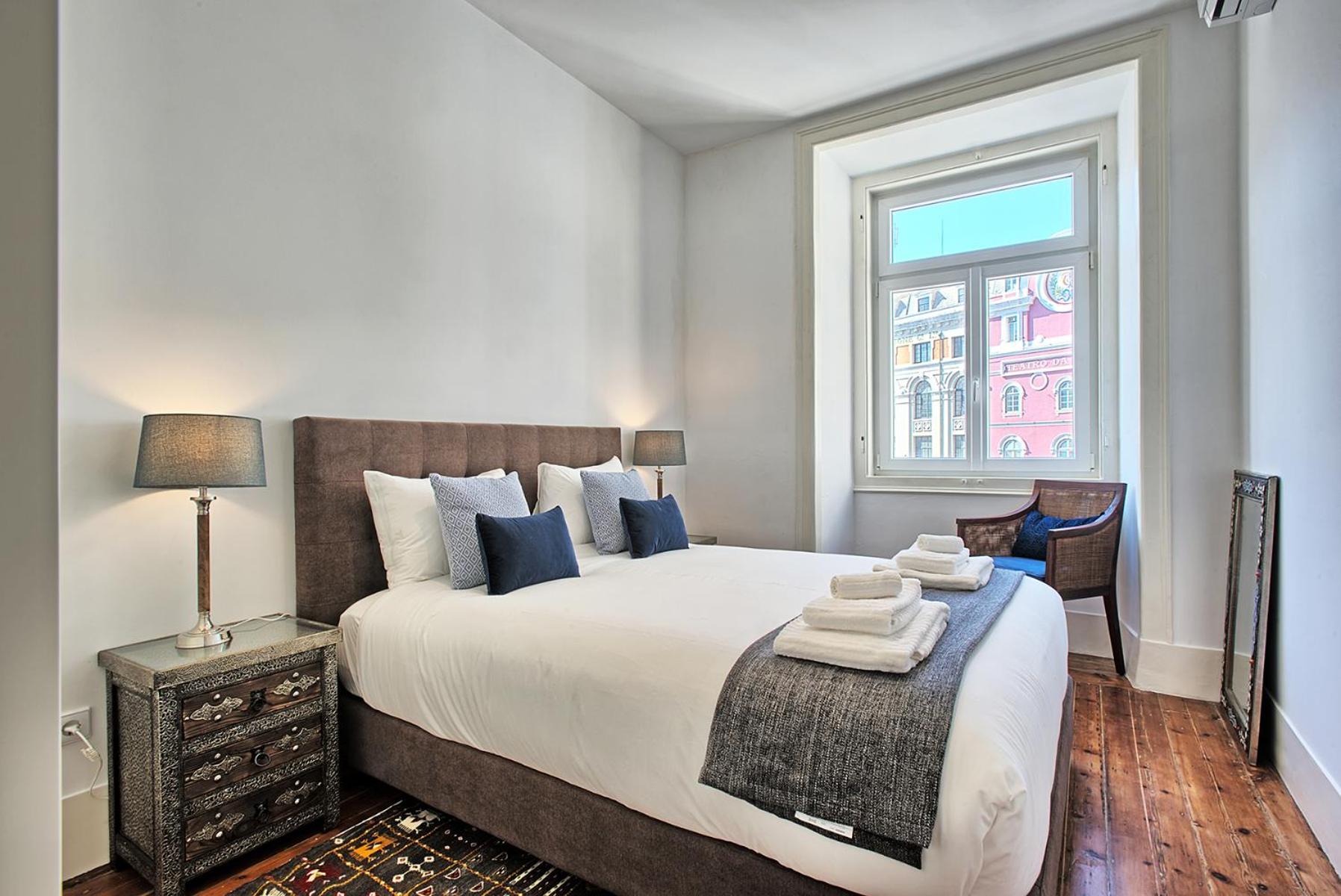 MyPlaceLisbon - Luxury Trindade III view 3