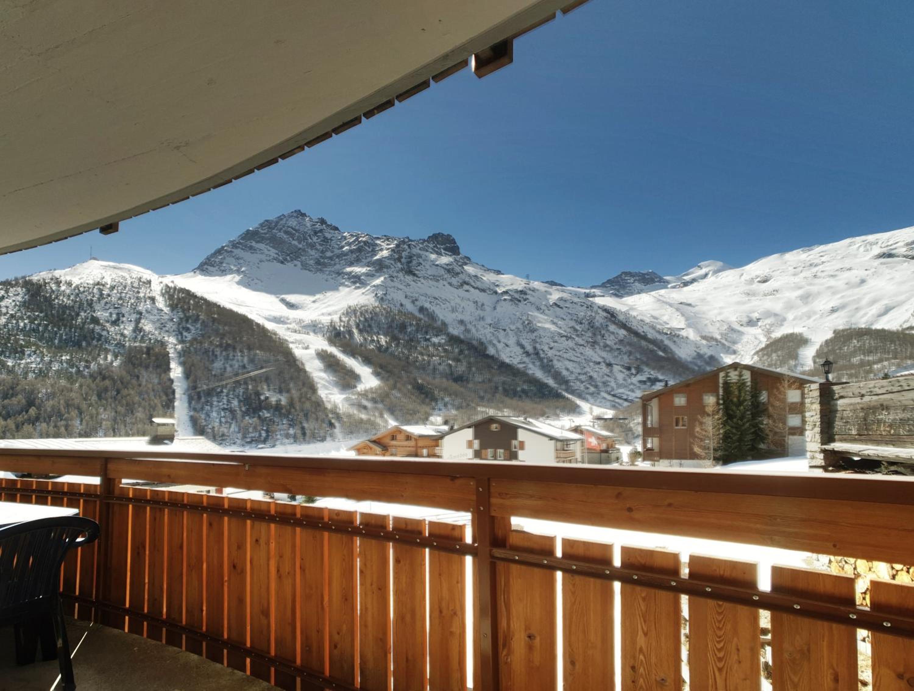 Evelyne view 5