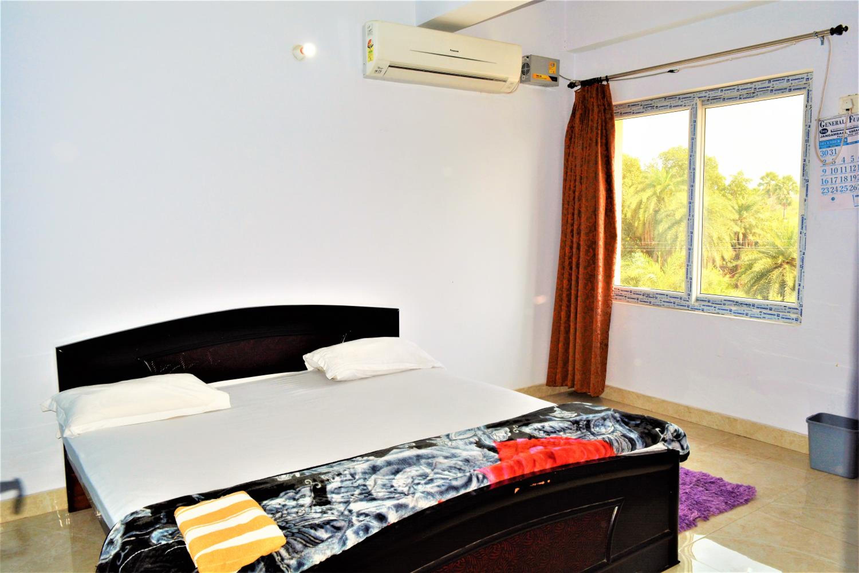 Pretty Garden View Apartment 3BHK Furnished Flat near Kashi Vishwanath Temple