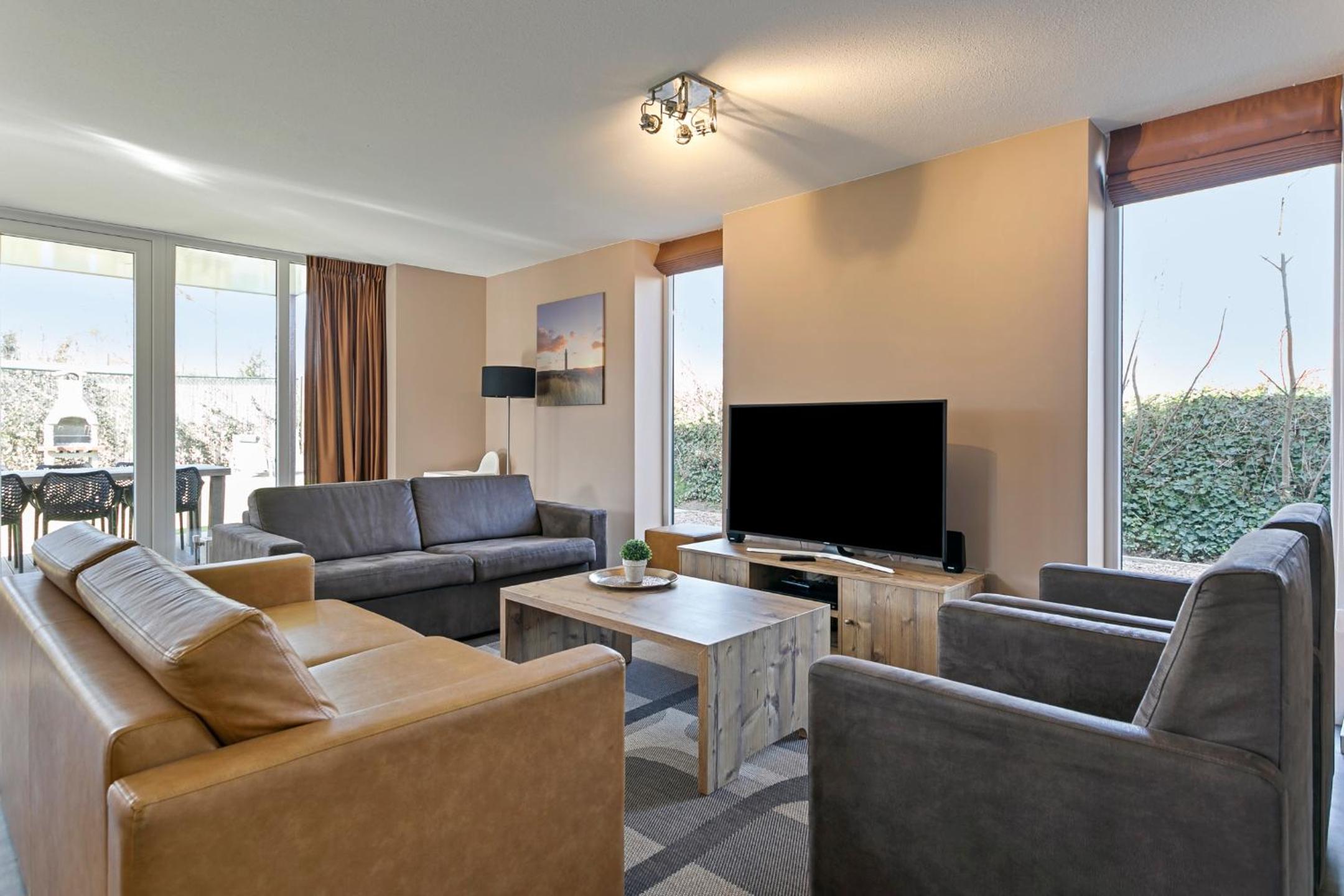 Oude Nieuwelandseweg 33A - Ouddorp - Villa IJsvogel (with jacuzzi, extra costs for use) view 2