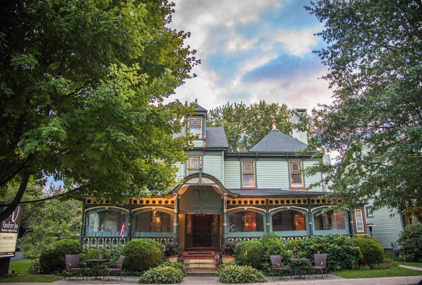 Vandiver Inn