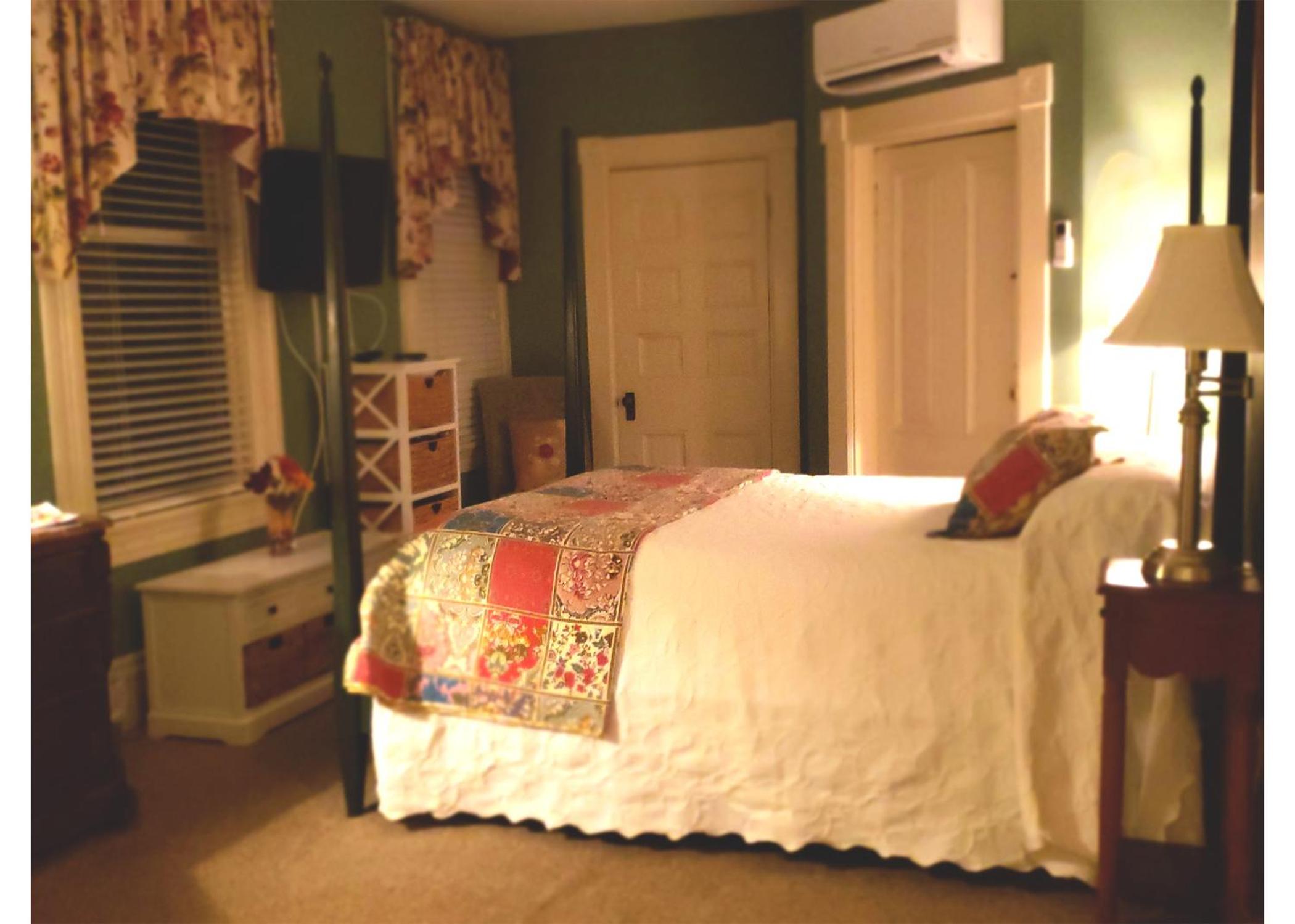 Vandiver Inn