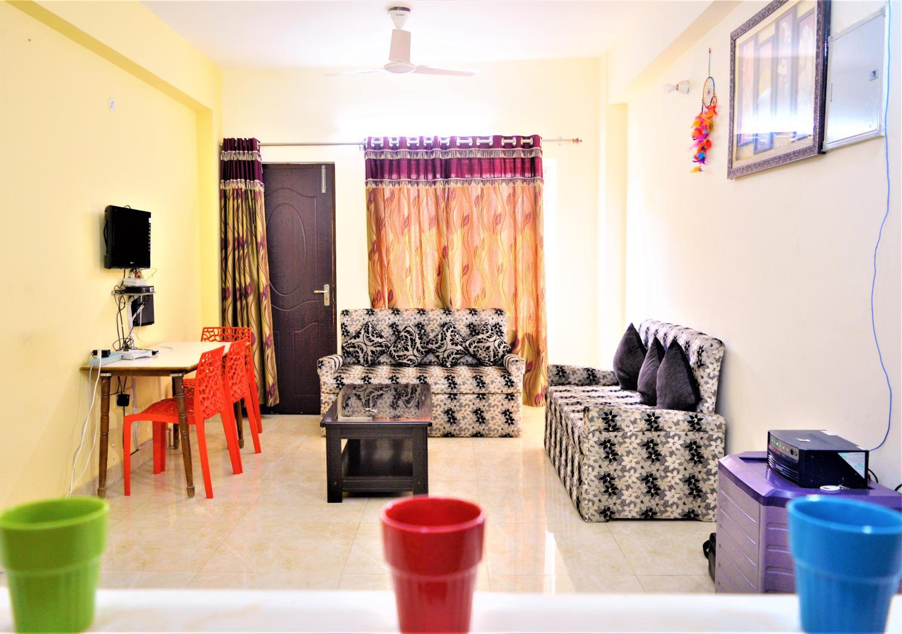 Pretty Garden View Apartment 3BHK Furnished Flat near Kashi Vishwanath Temple