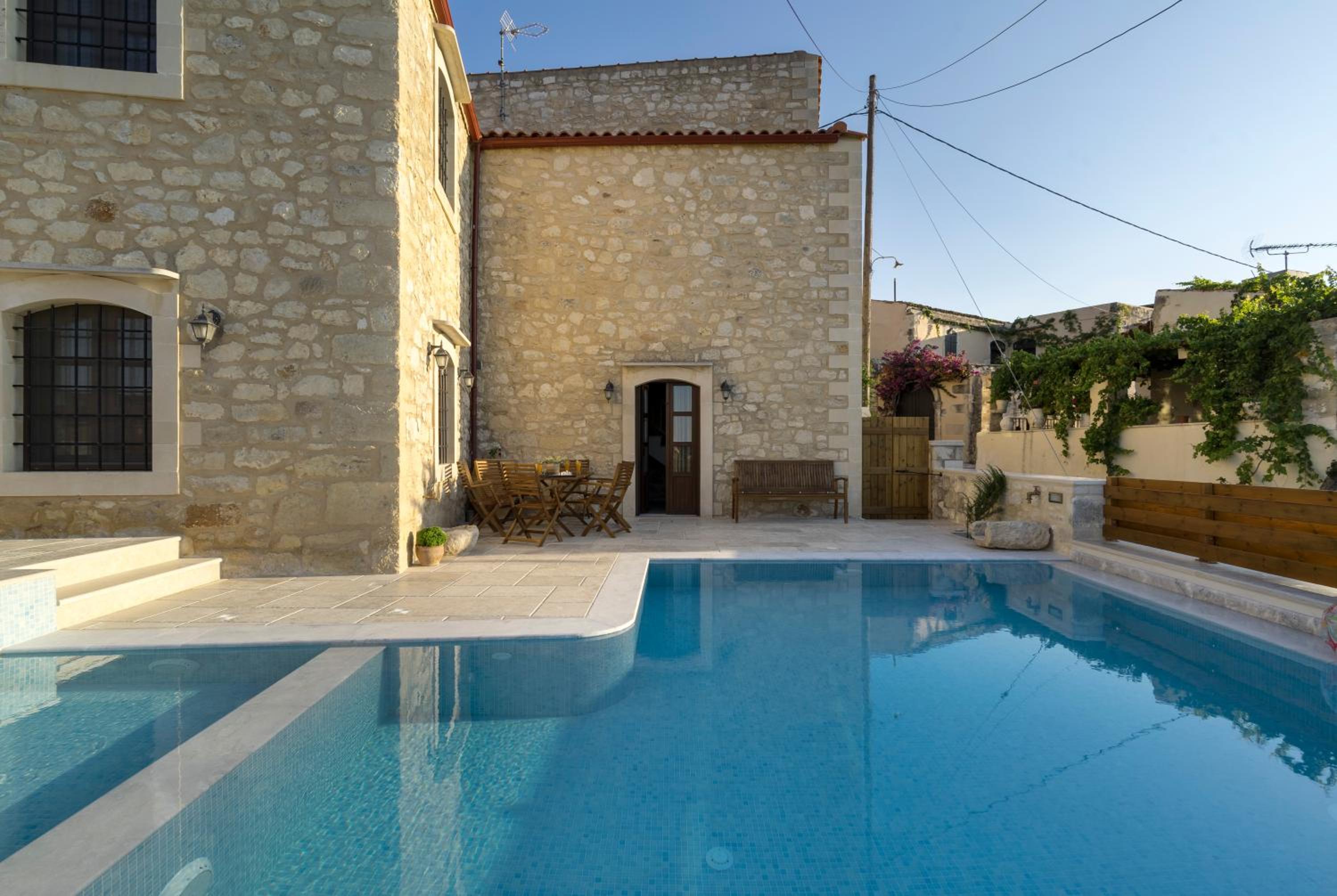 Villa Kaladare - Private Pool & Quiet Relaxing Stay