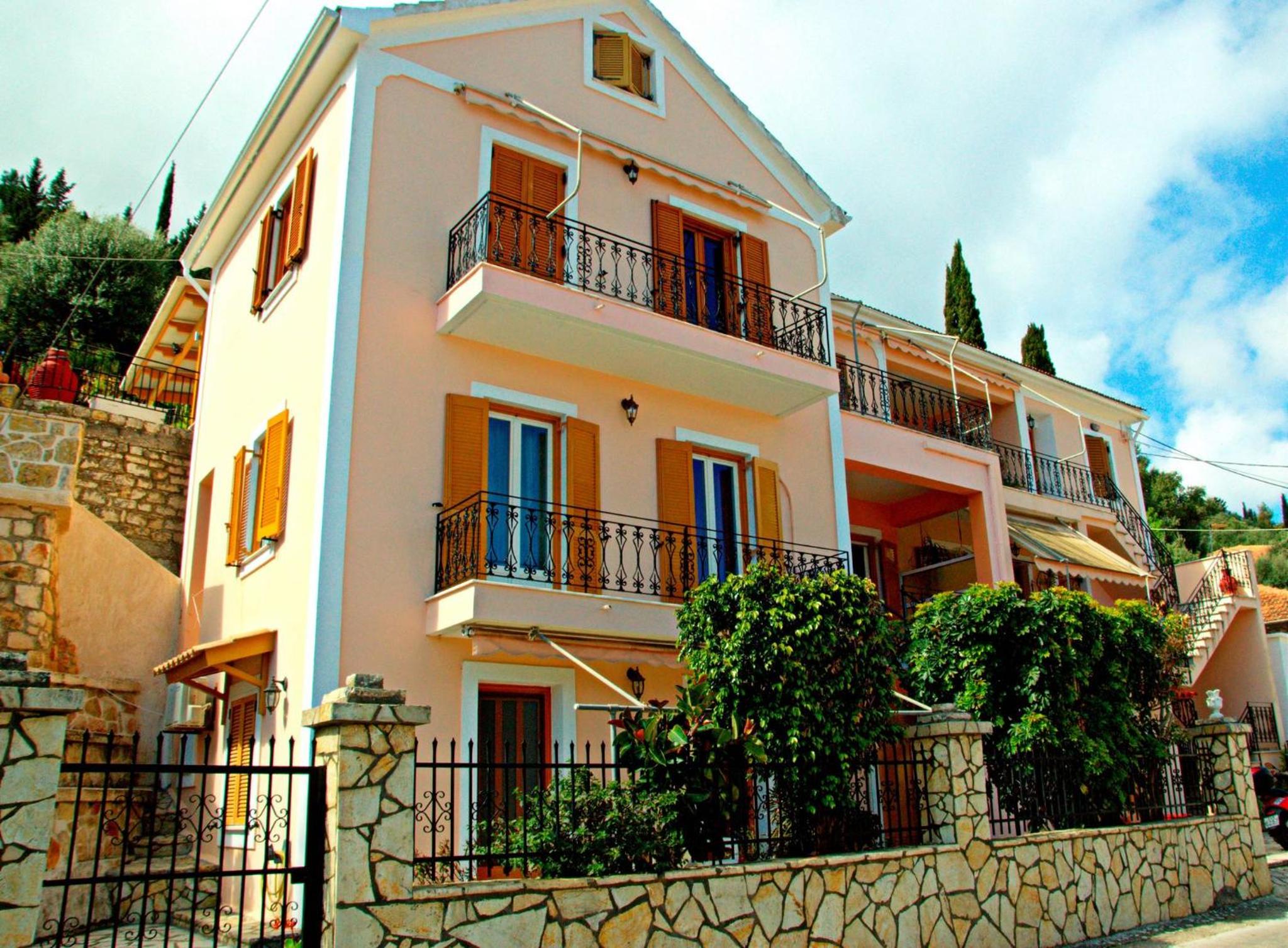 Hotel Korona Apartments - Image 1