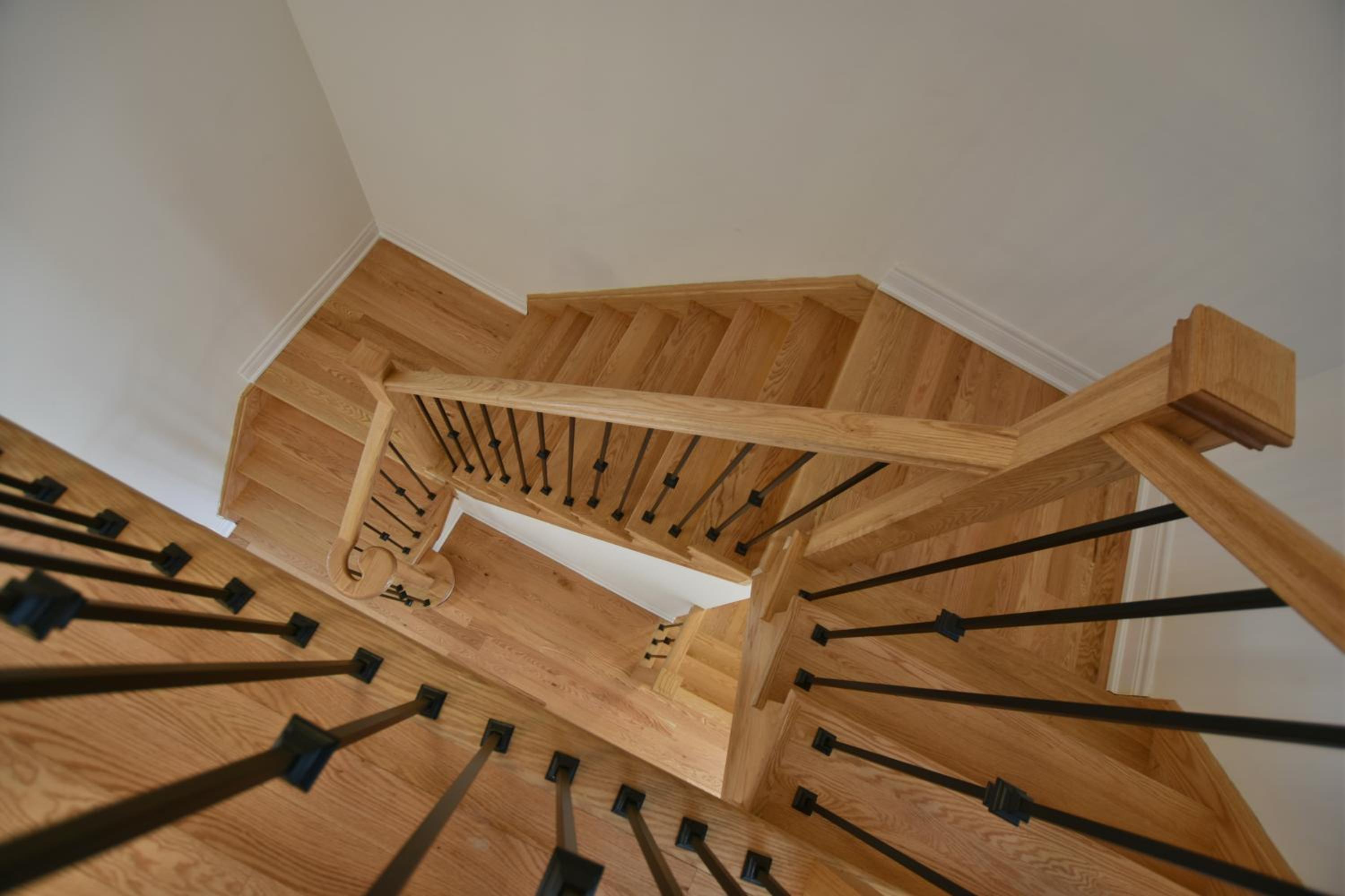New Blue Mountain Village Snowbridge Executive Townhome Sleeps 10 with Outdoor Pool and Shuttle
