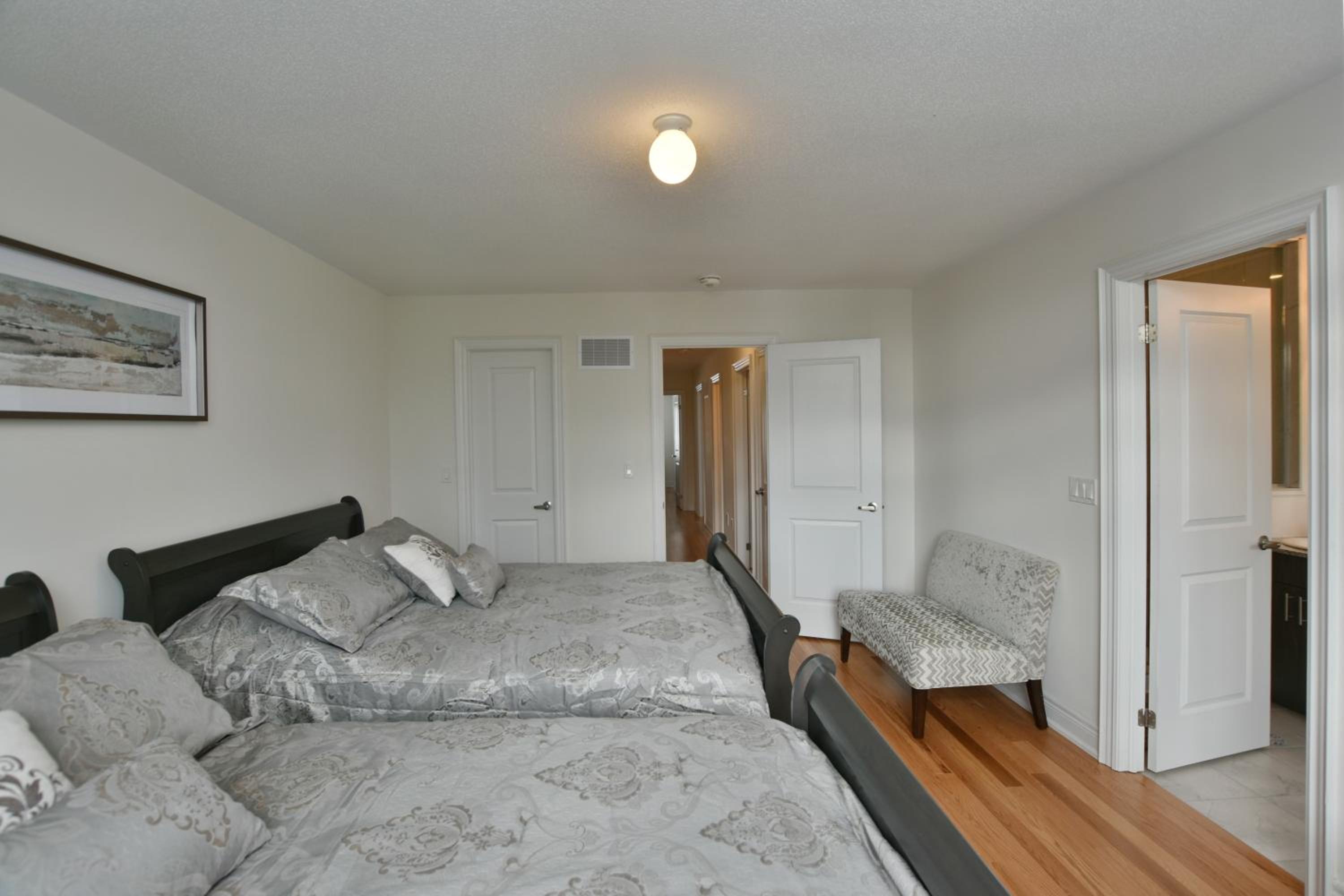 New Blue Mountain Village Snowbridge Executive Townhome Sleeps 10 with Outdoor Pool and Shuttle